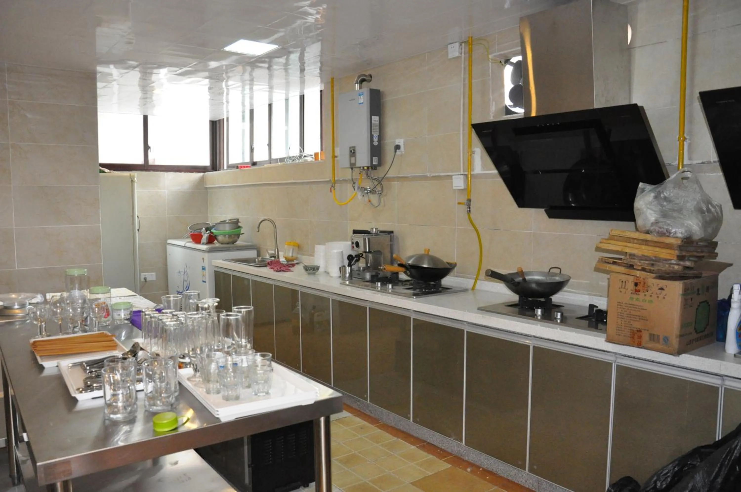 Communal kitchen in Holly's Hostel