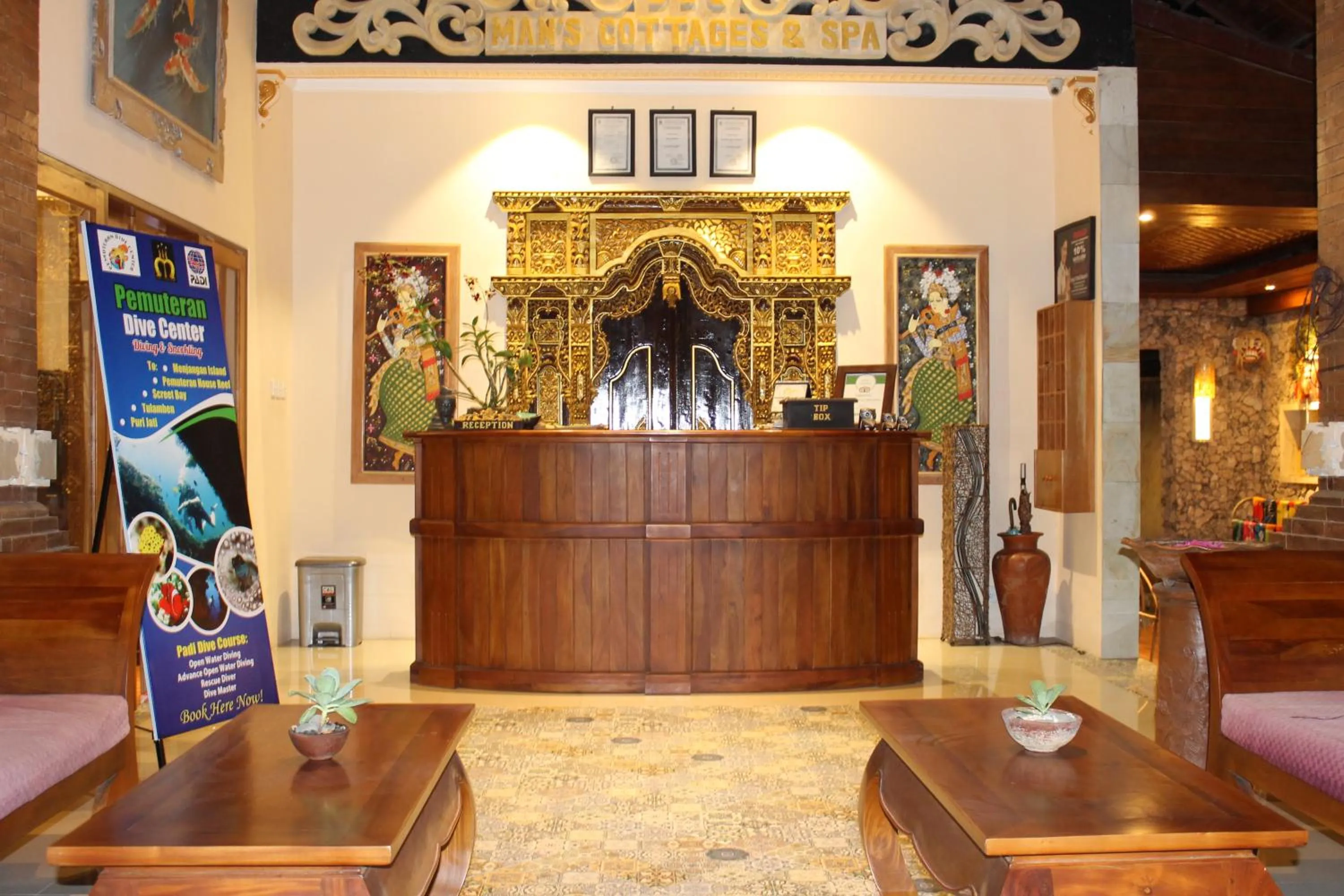 Lobby or reception in Mans Cottages & Spa