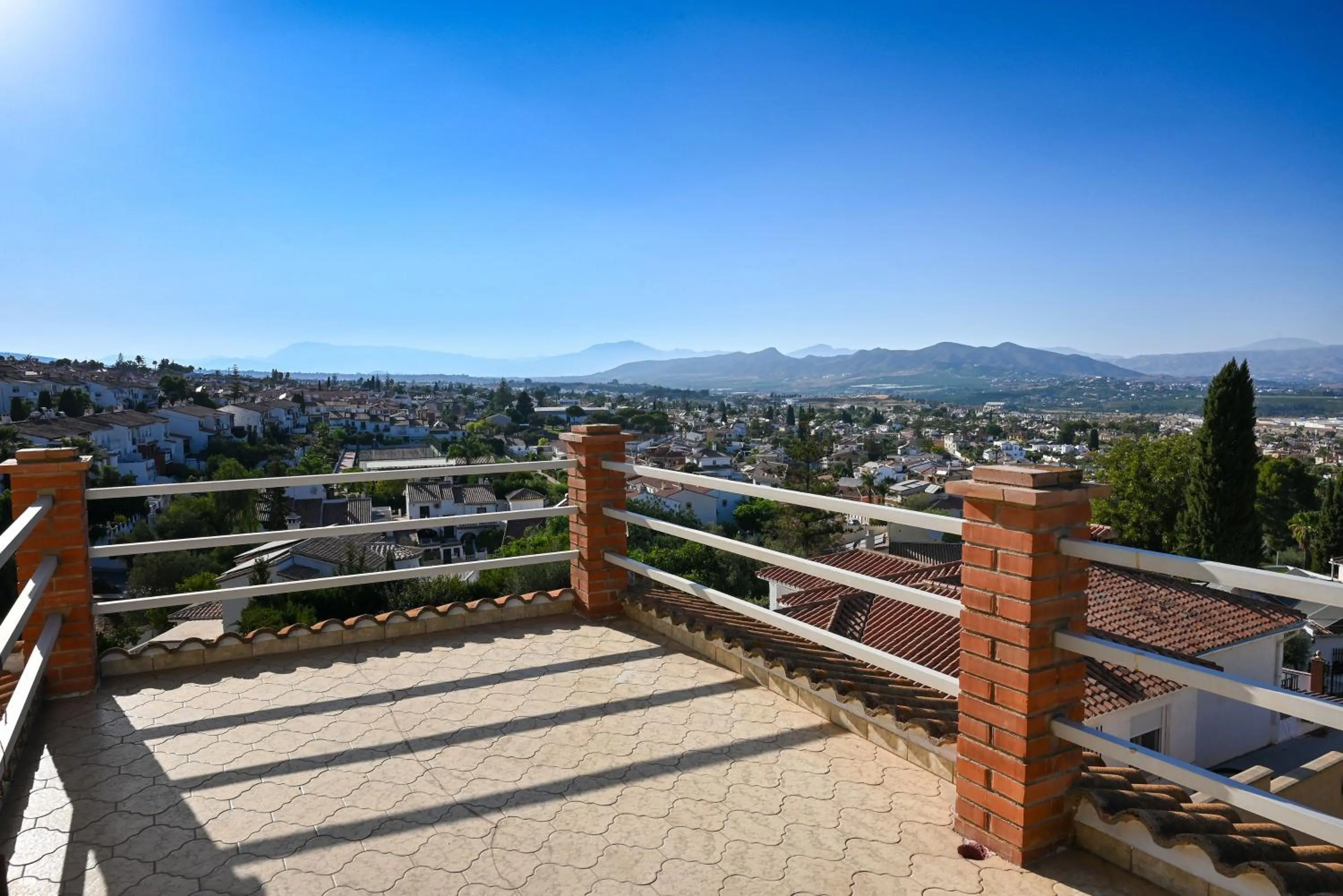 City view in Villa Peralta, heated and private pool ,near beach and golf !