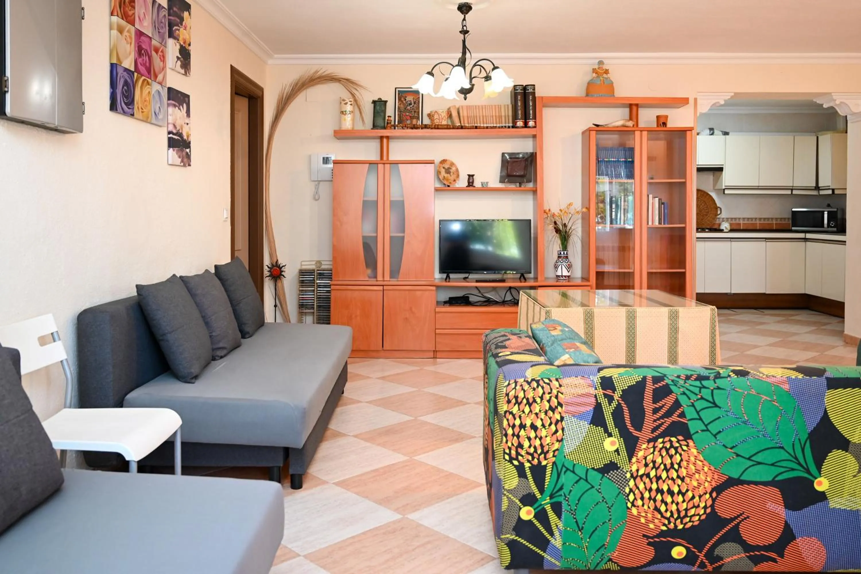 Living room in Villa Peralta, heated and private pool ,near beach and golf !