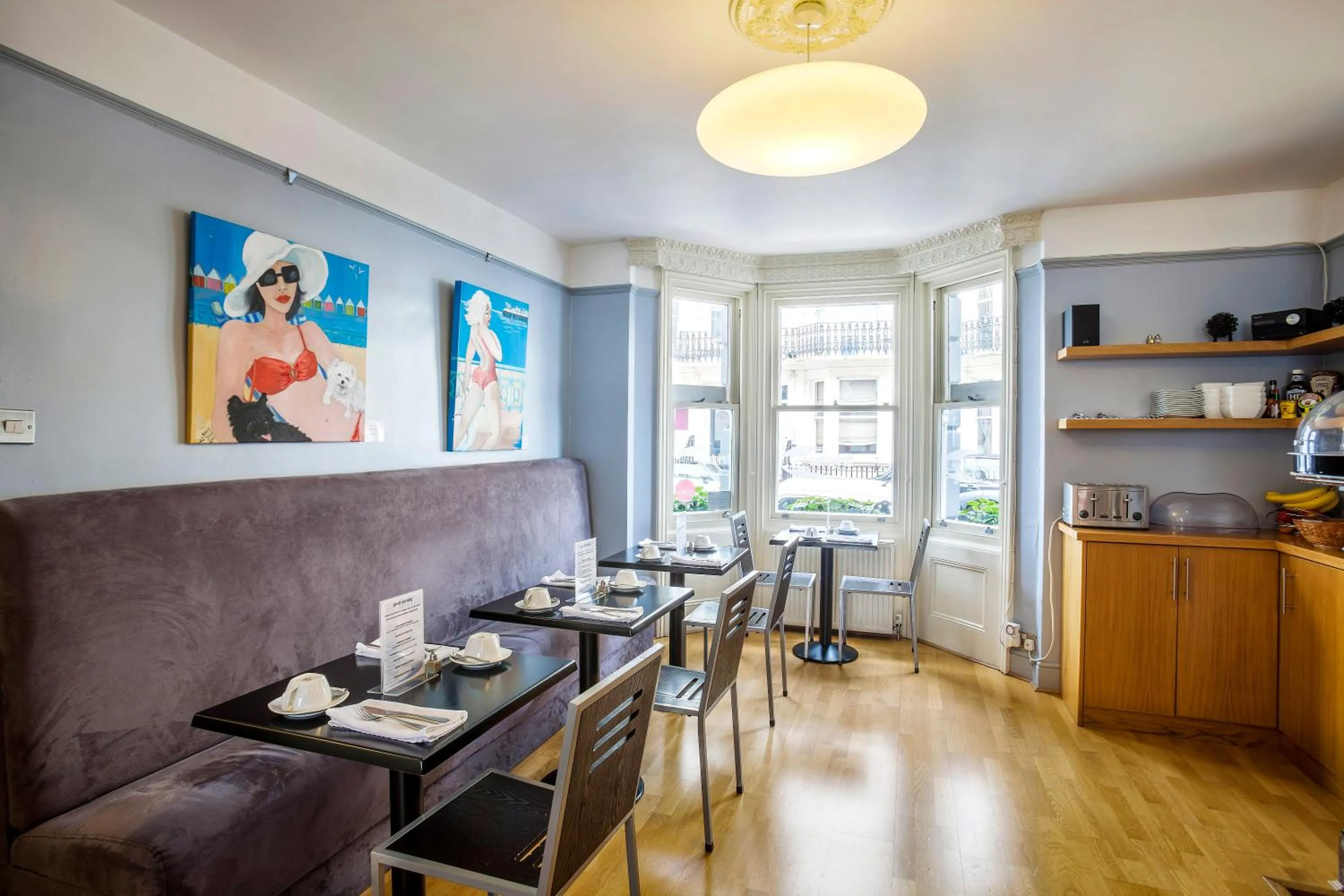 Breakfast in Brightonwave