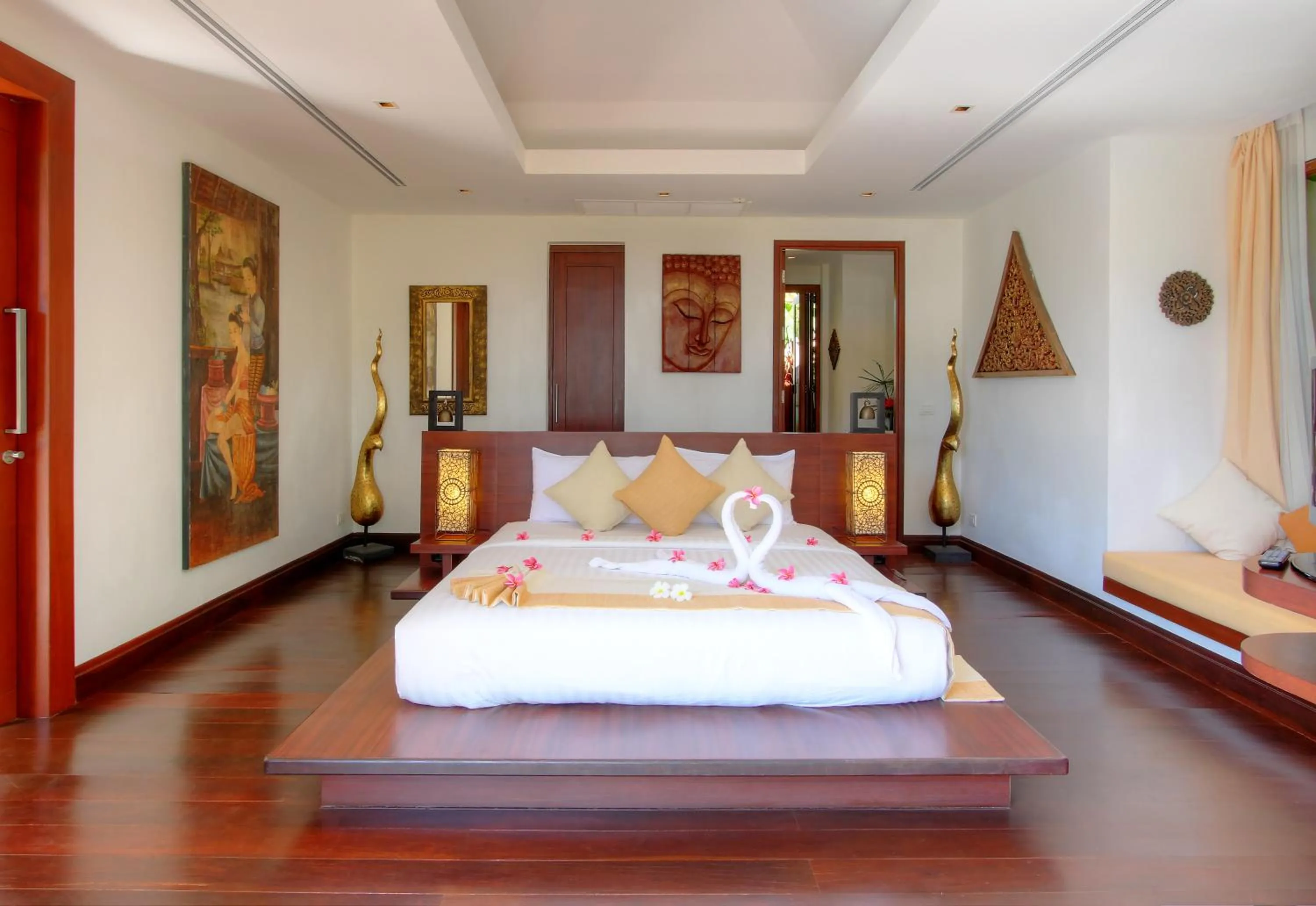 Bed in Laguna Villas Boutique Hotel