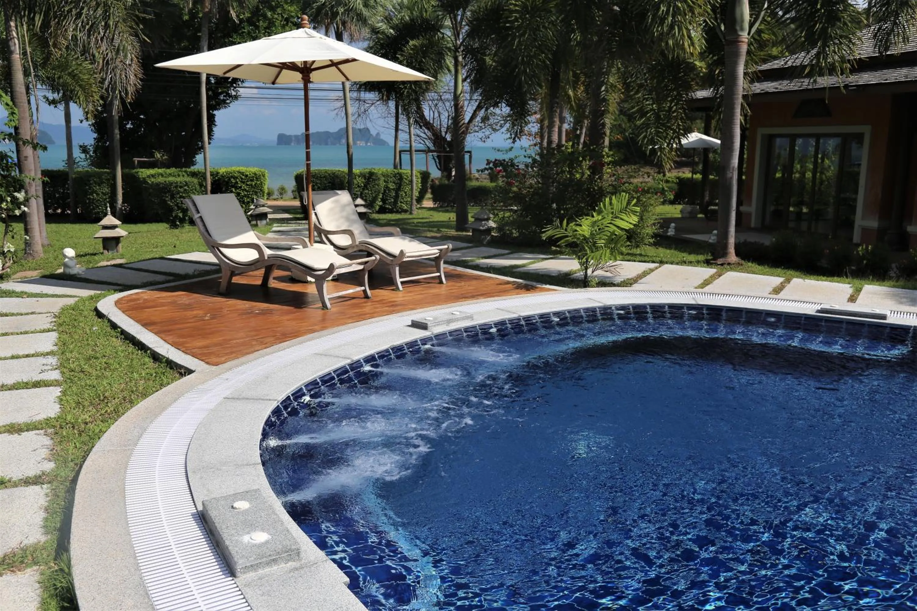 Swimming pool in Laguna Villas Boutique Hotel