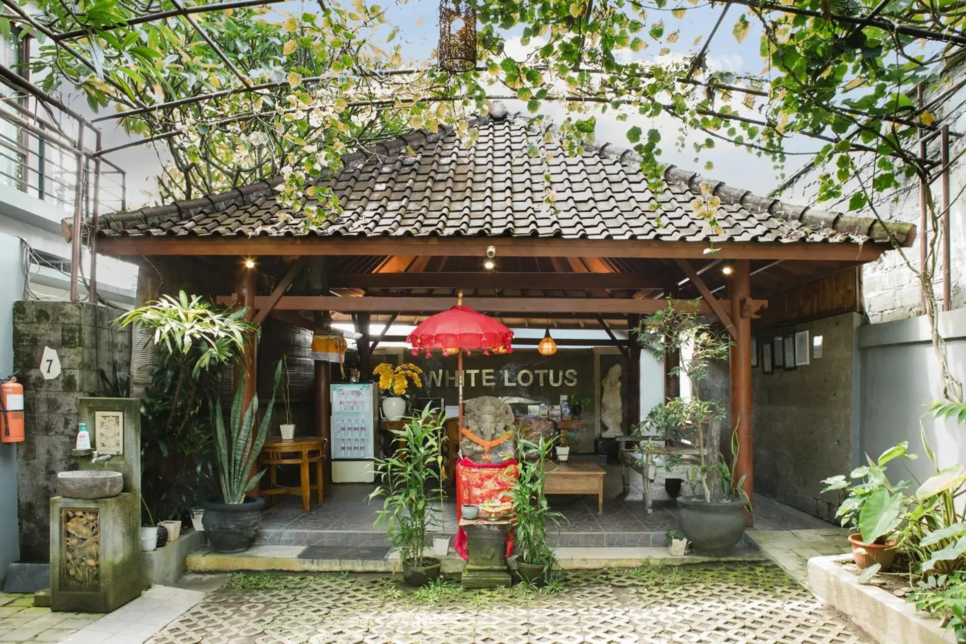 Lobby or reception in White Lotus Villas Seminyak Lobby or reception in White Lotus Villas Seminyak
