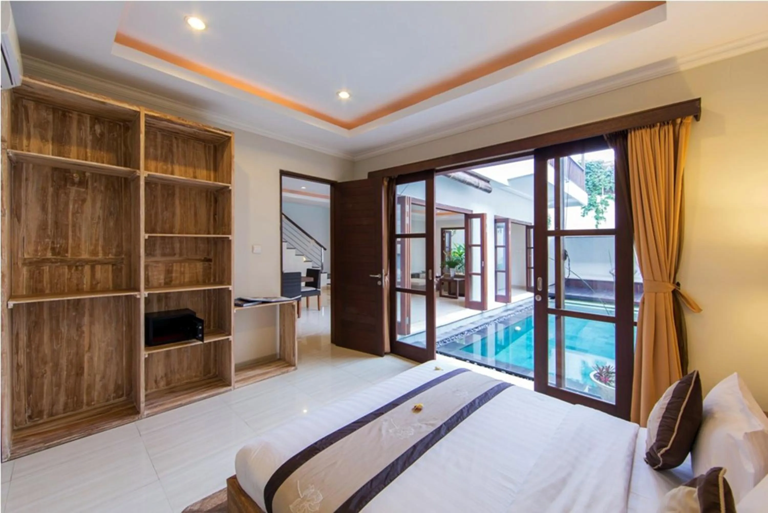 Pool view, Bed in White Lotus Villas Seminyak