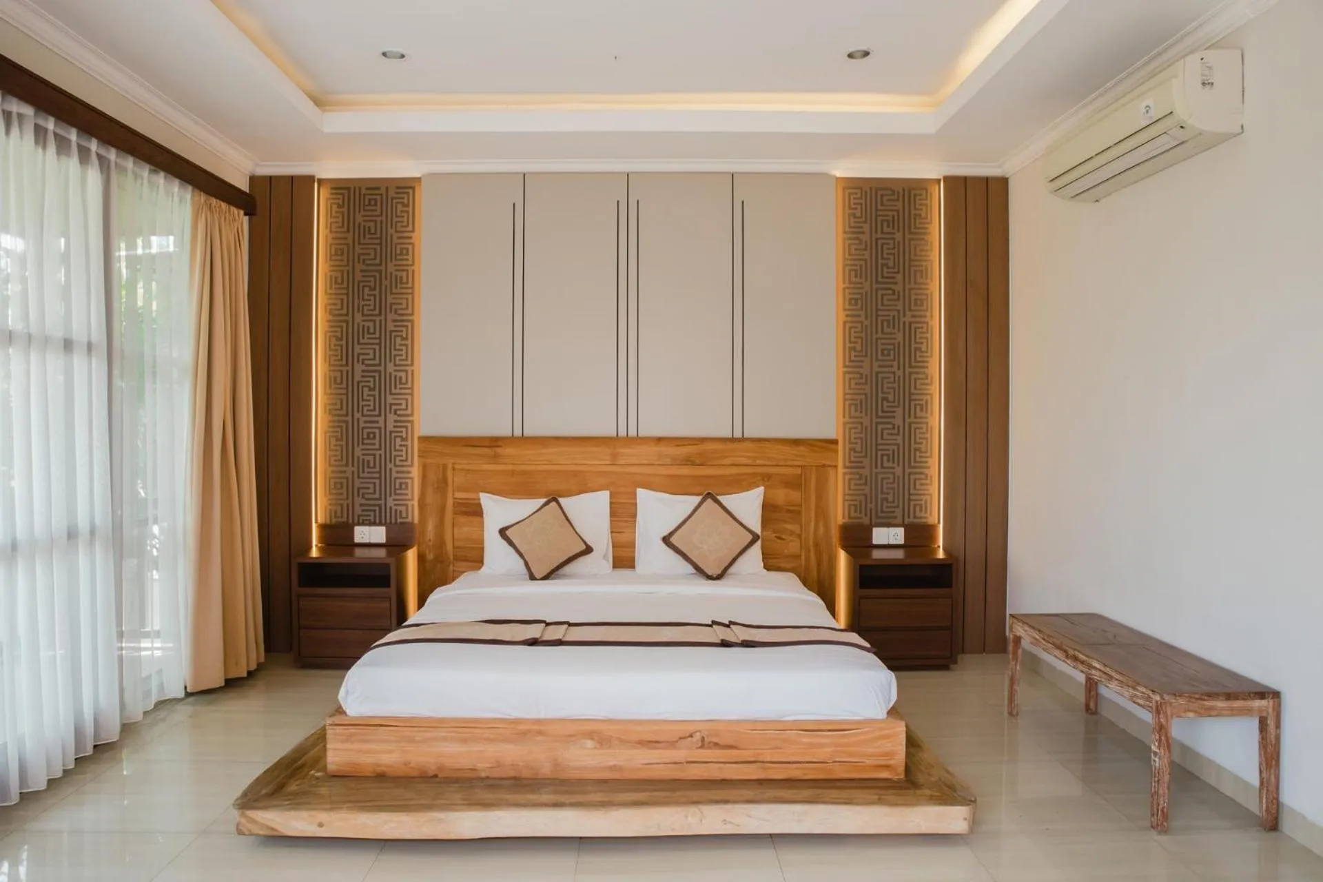 Bedroom, Bed in White Lotus Villas Seminyak