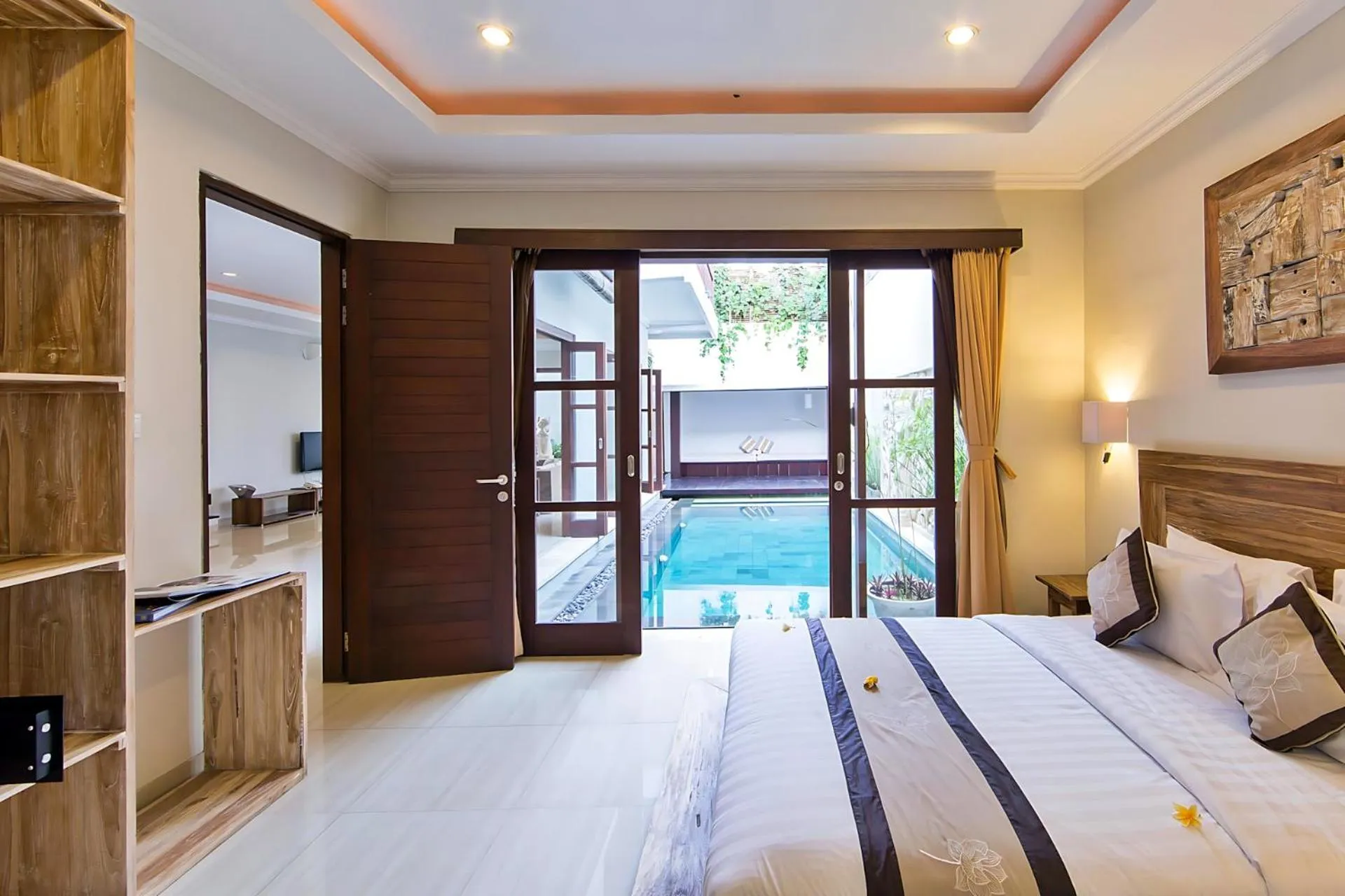 Bedroom, Bed in White Lotus Villas Seminyak