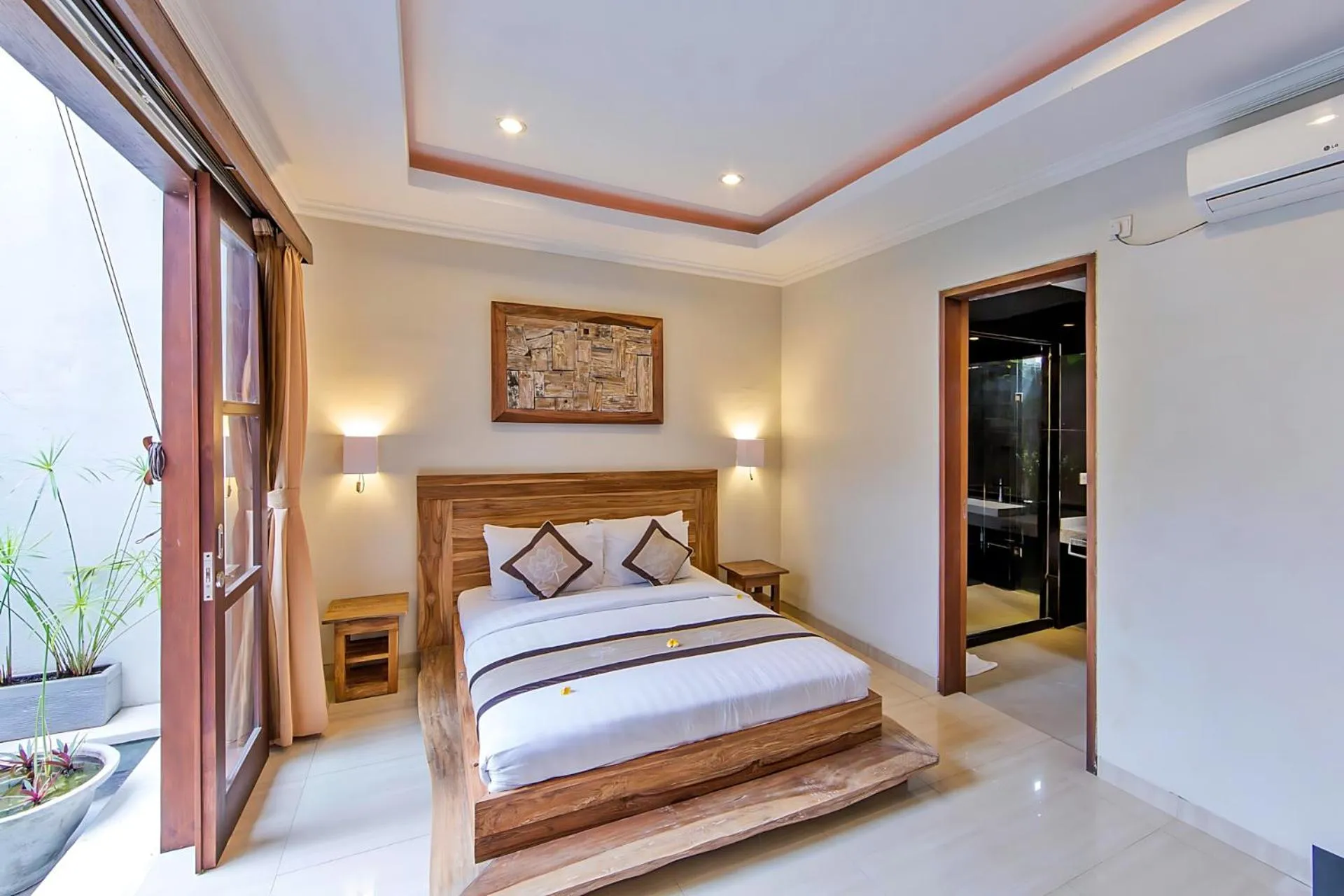Bedroom, Bed in White Lotus Villas Seminyak