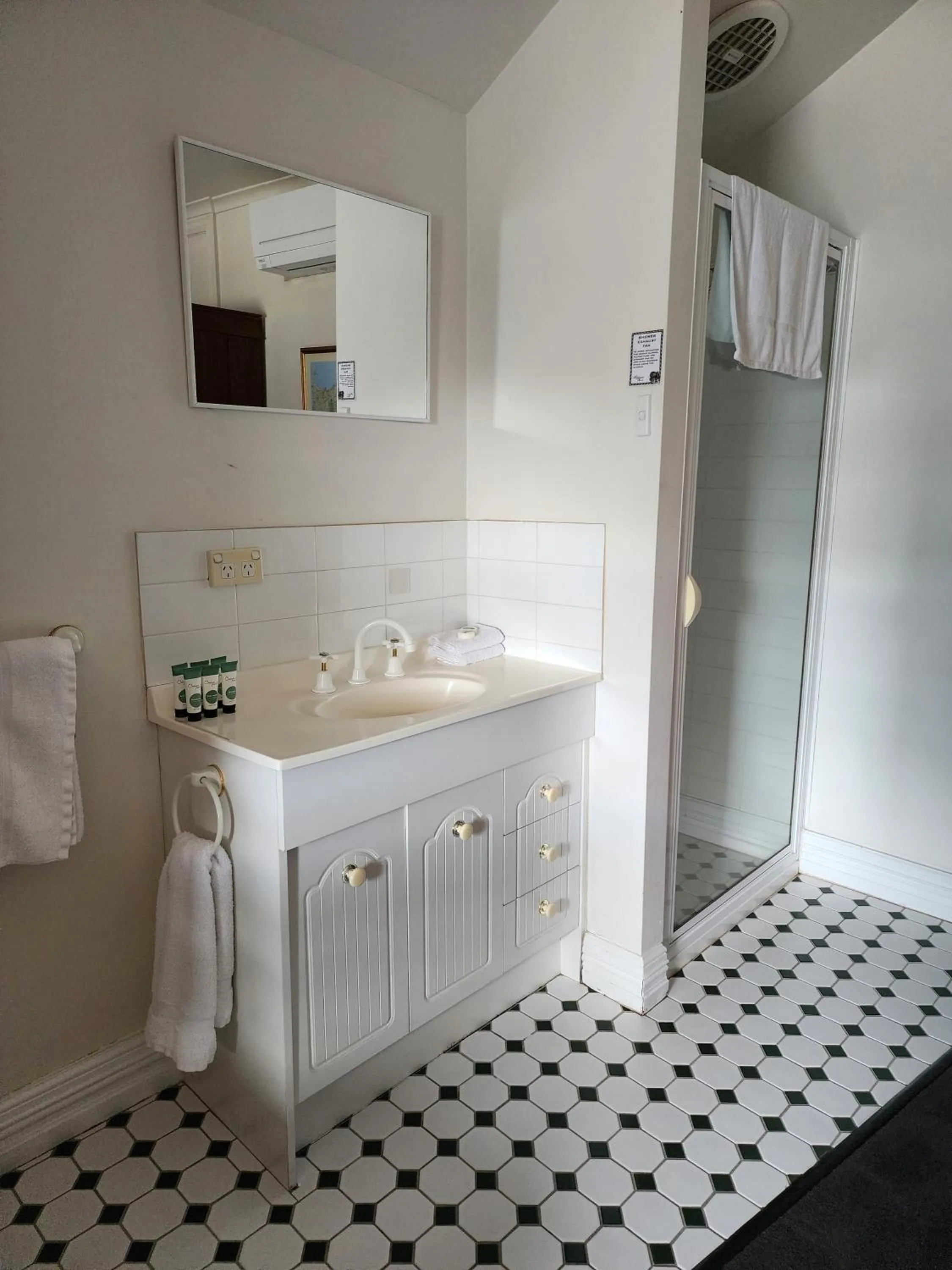 Bathroom in The Macquarie Hobart