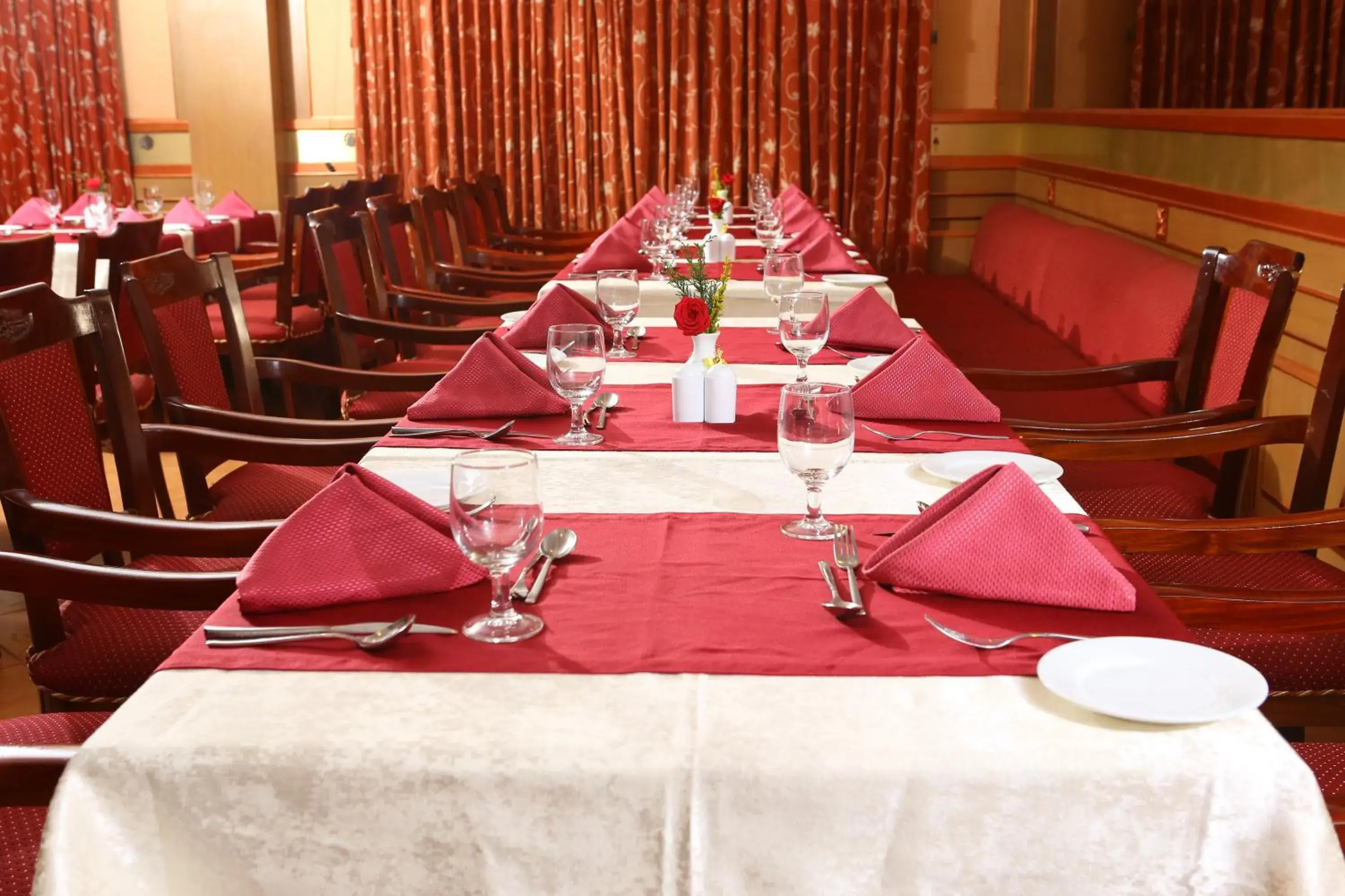 Restaurant/places to eat in Joys Palace Hotel Restaurant/places to eat in Joys Palace Hotel