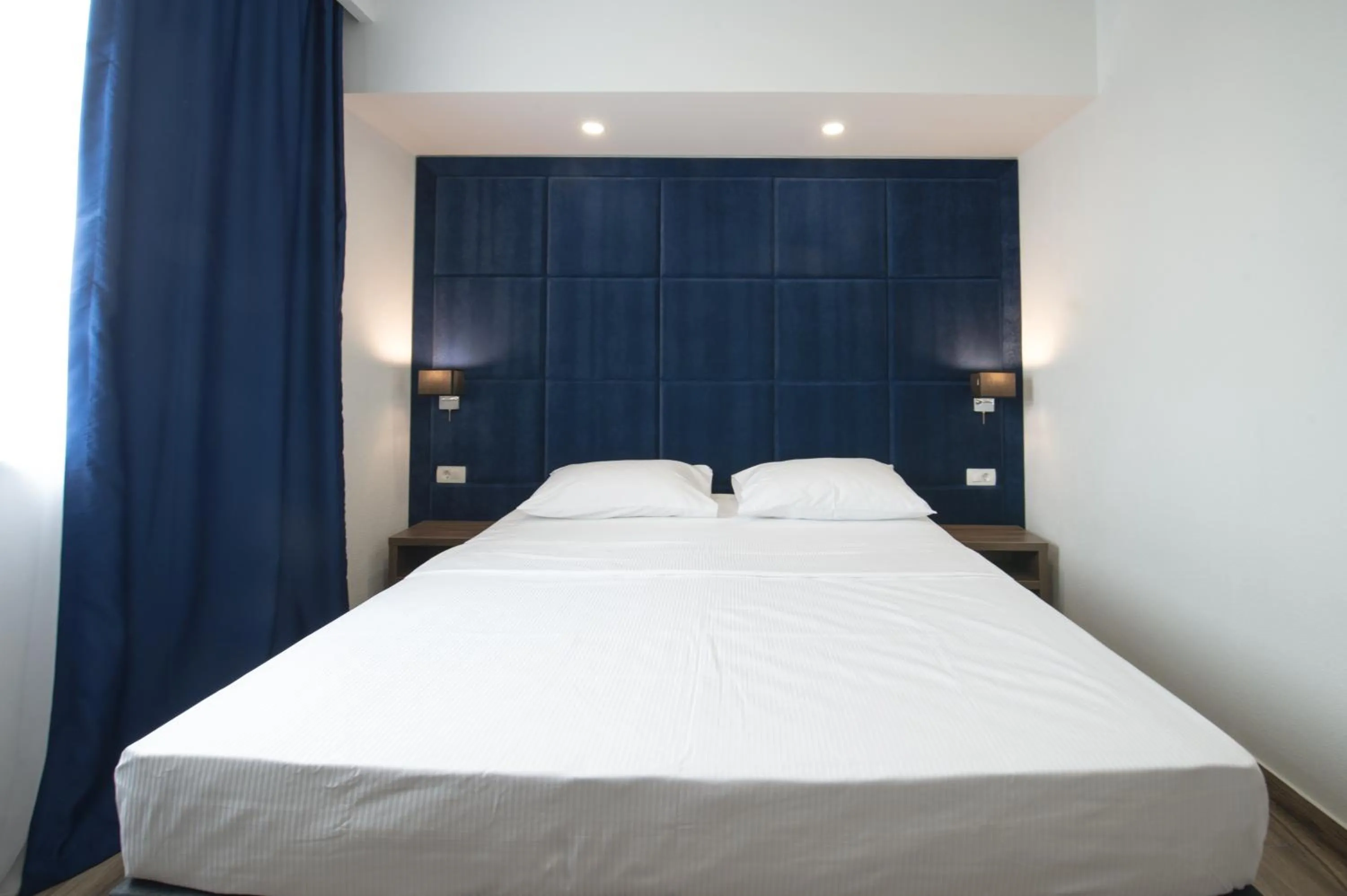 Hotel Tau