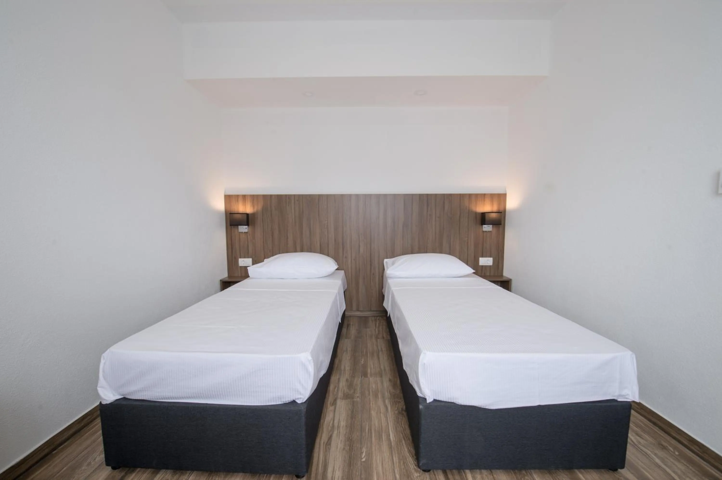 Hotel Tau