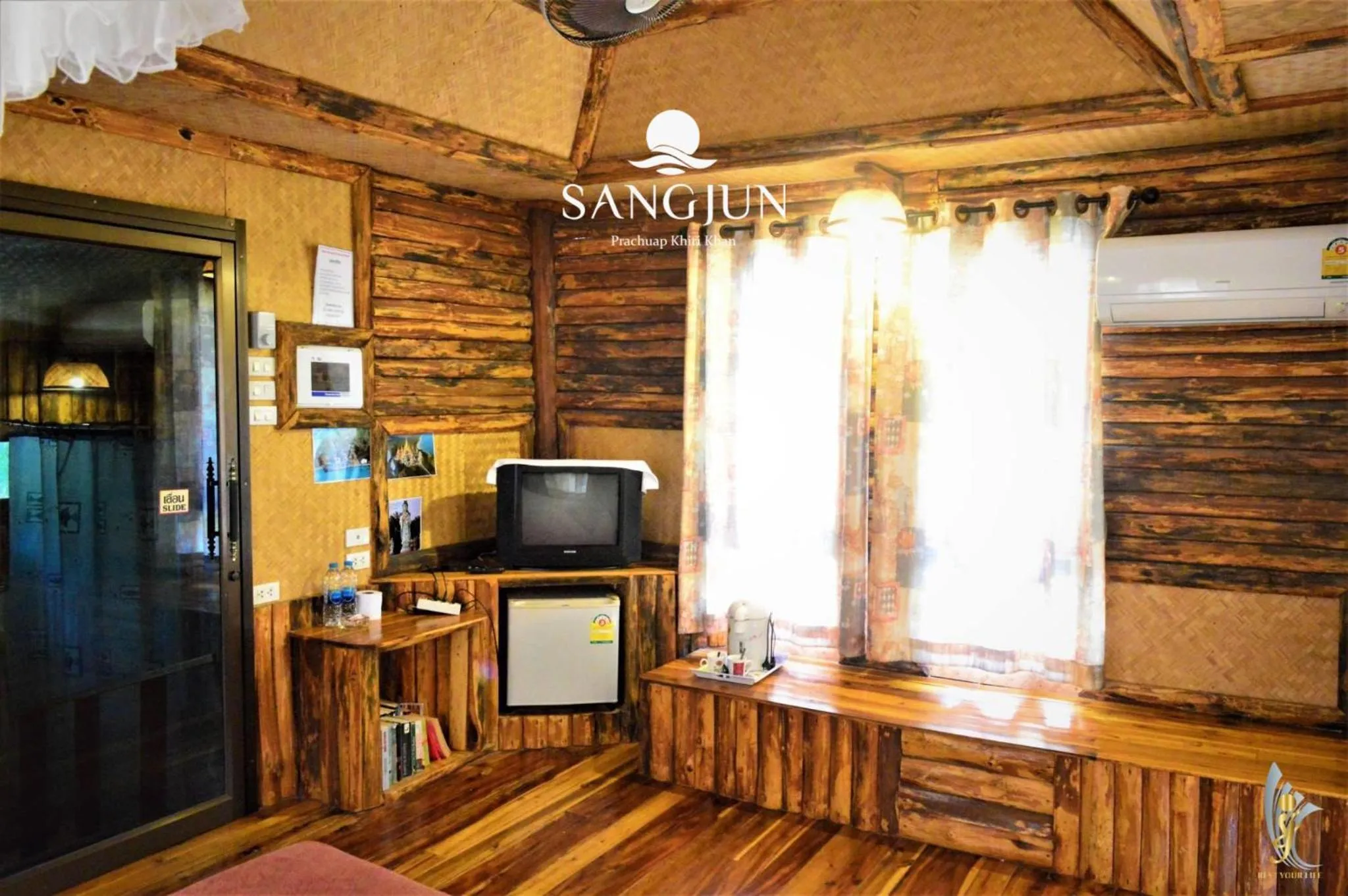 Photo of the whole room in Sangjun On Beach Resort