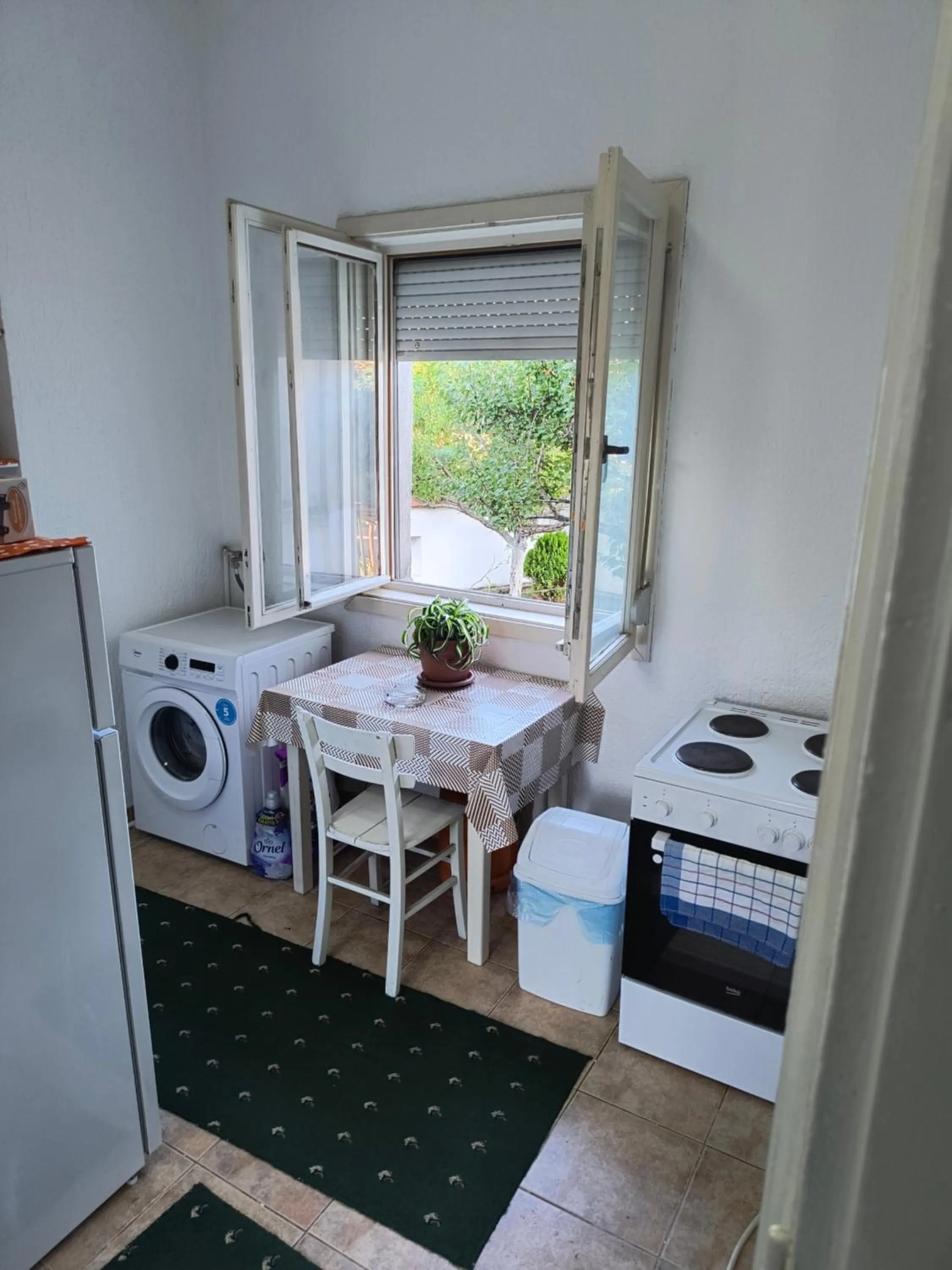 Kitchen or kitchenette in Guest House Prilep