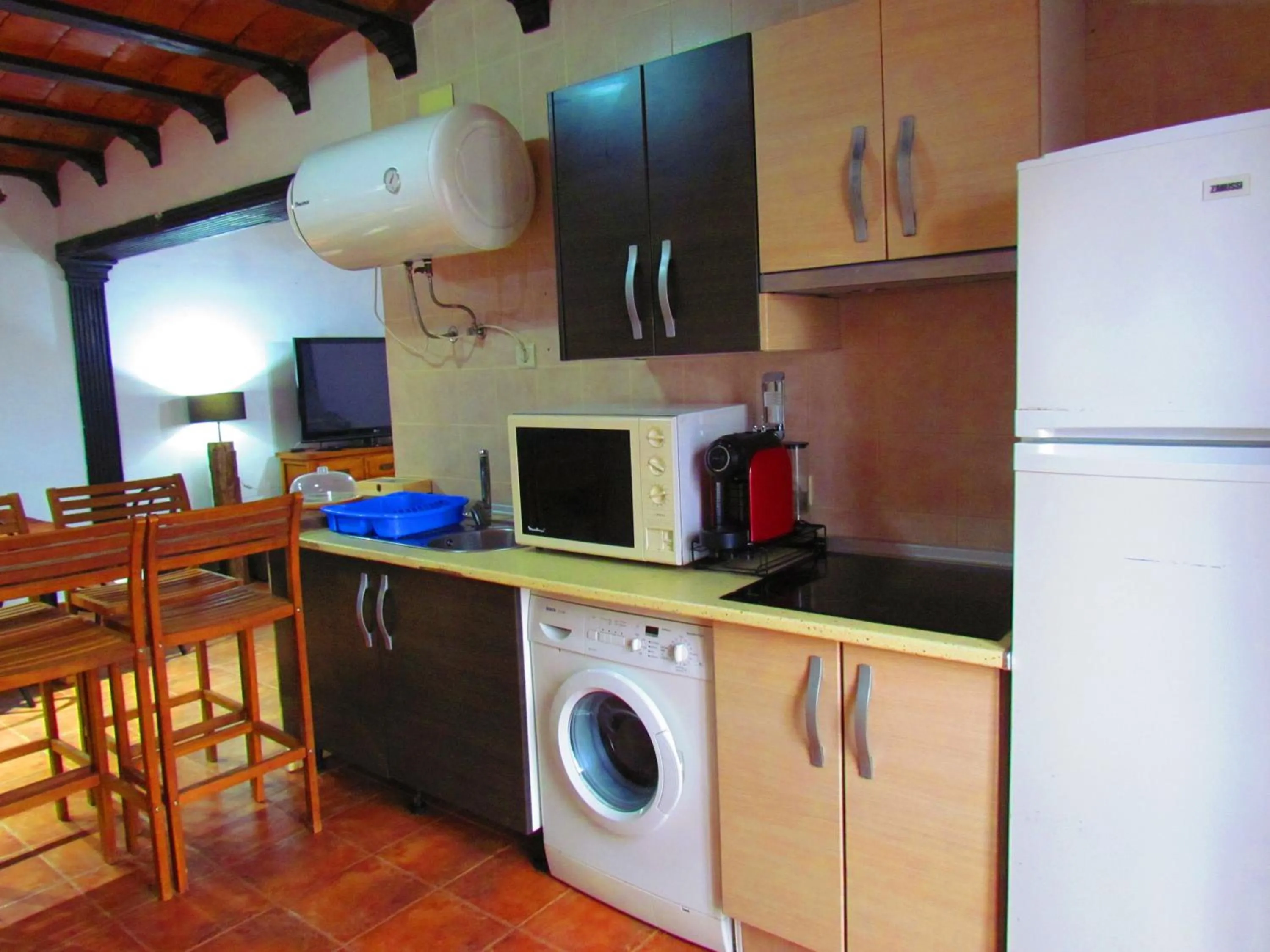 Kitchen or kitchenette in Apartamentos Casas Rurales "Paraje San Blas" TR-BA-00166