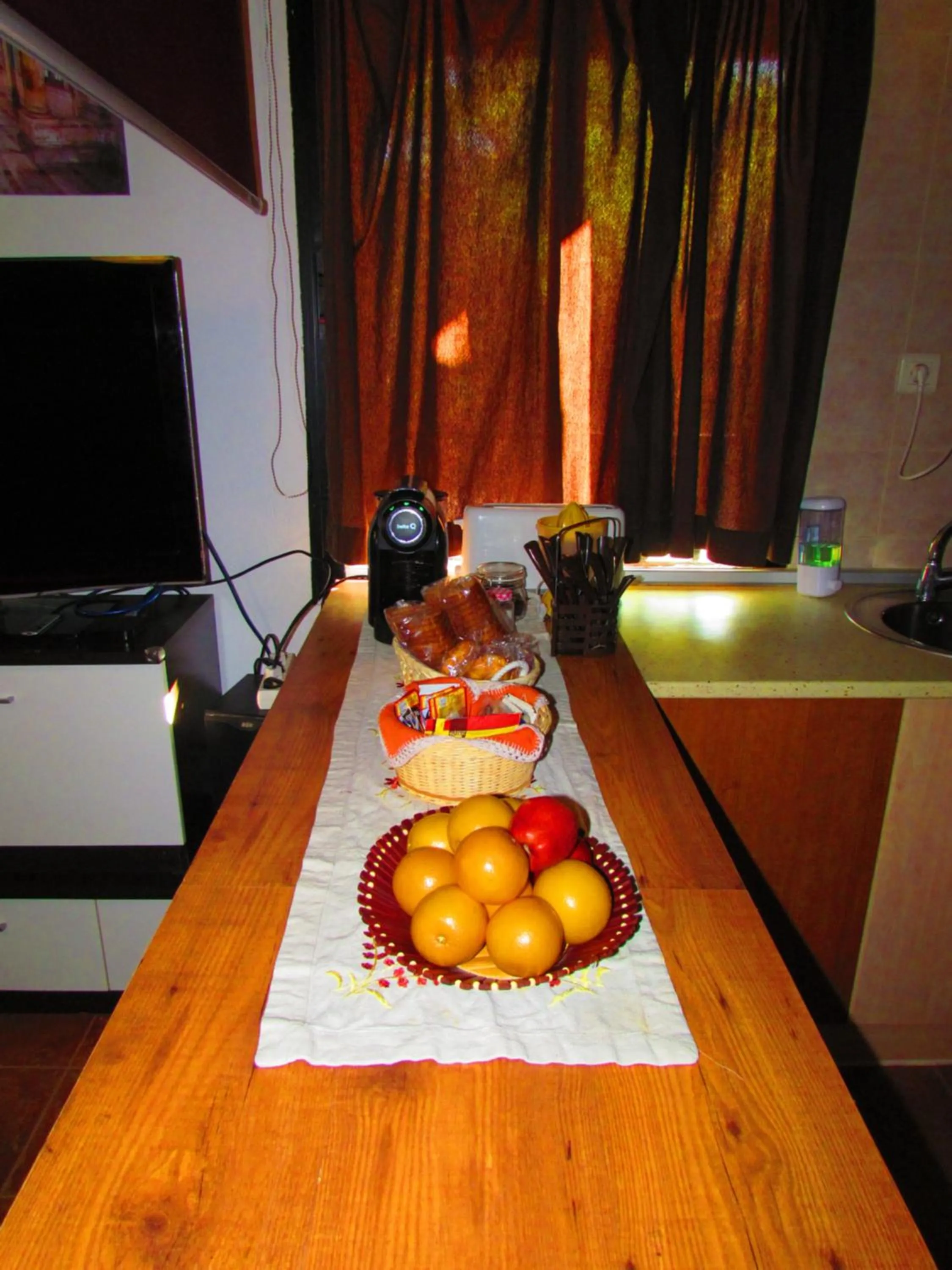 Food and drinks in Apartamentos Casas Rurales "Paraje San Blas" TR-BA-00166