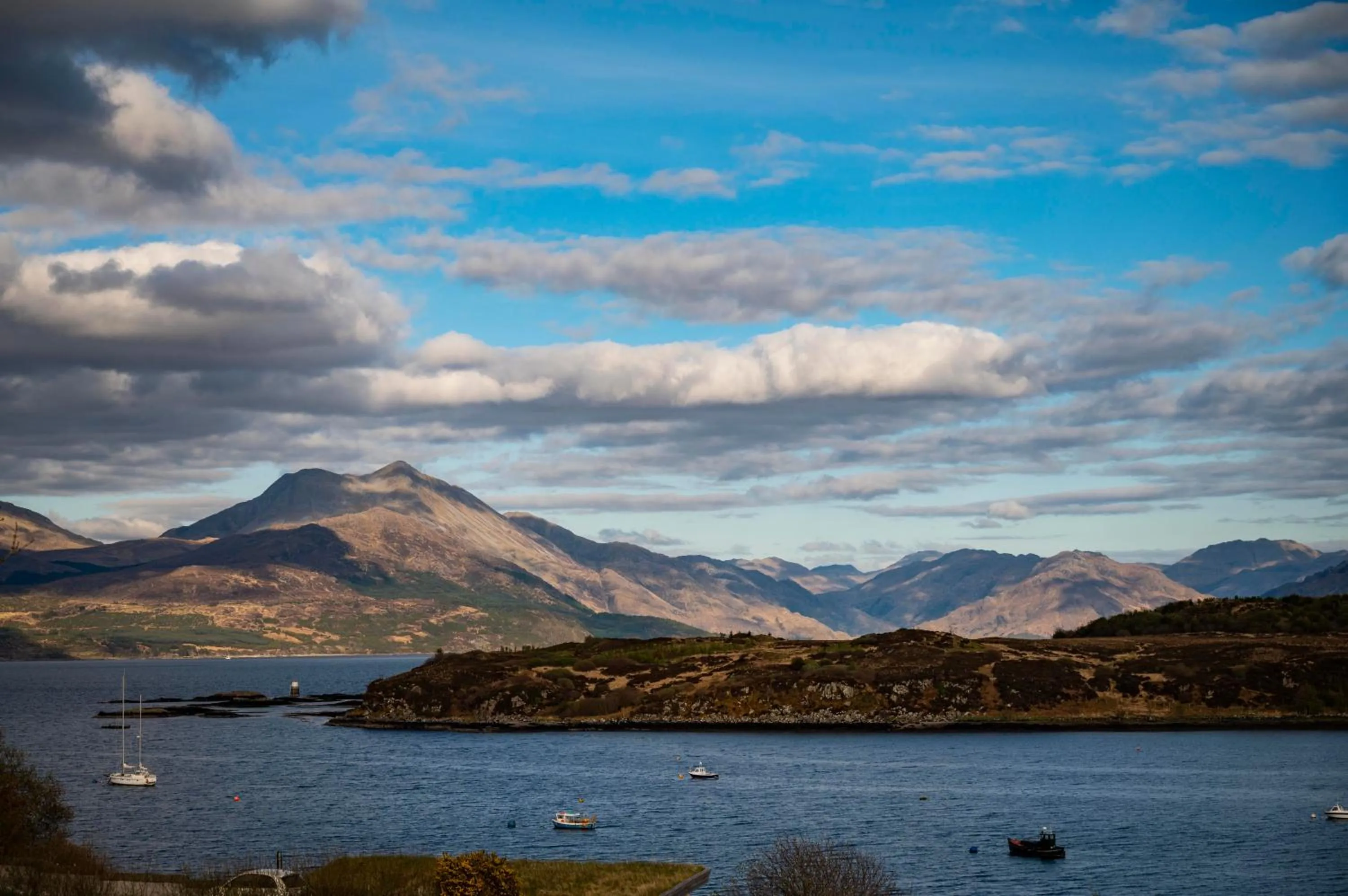 Mountain view in Toravaig House Hotel