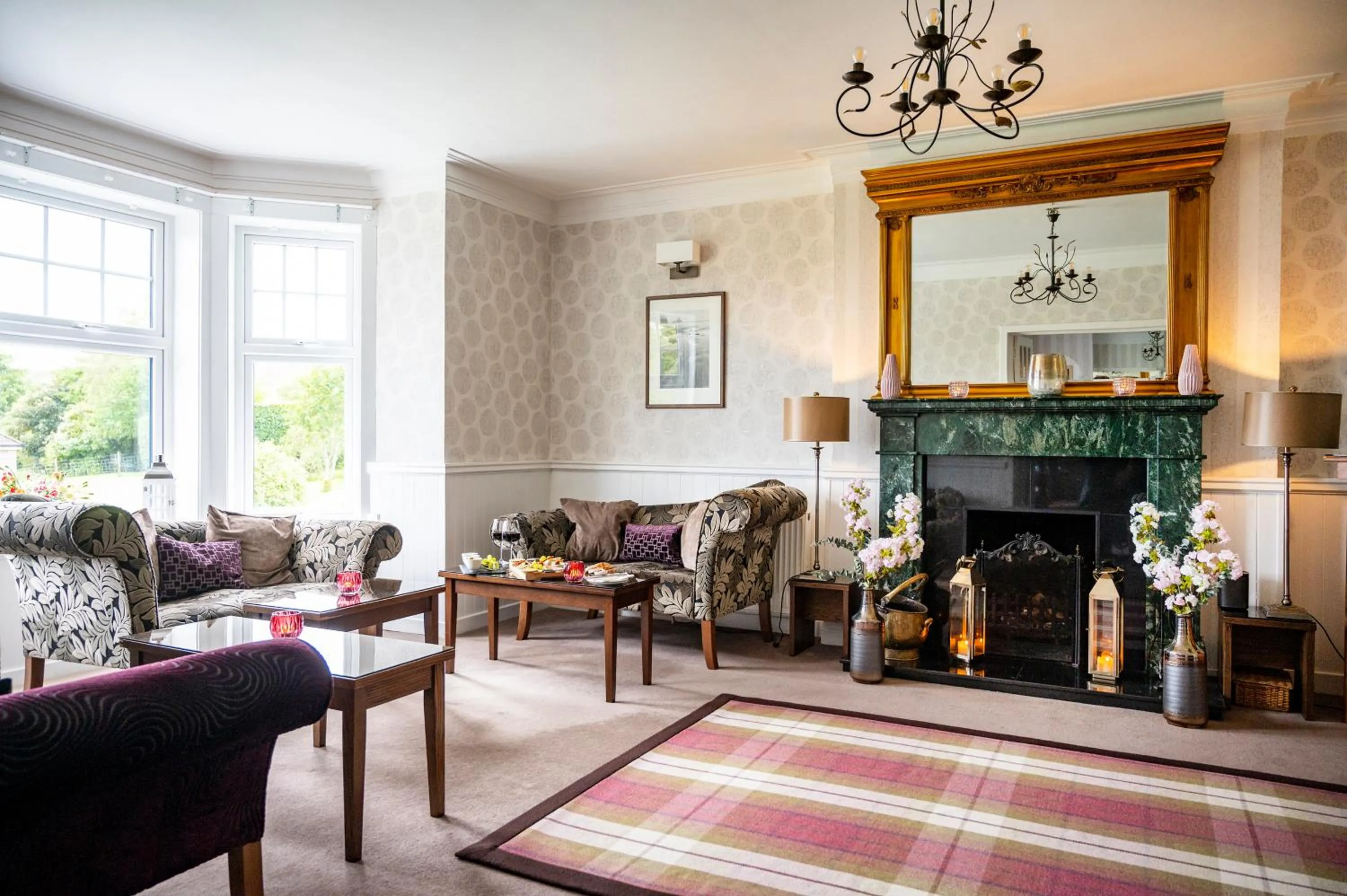 Lounge or bar in Toravaig House Hotel