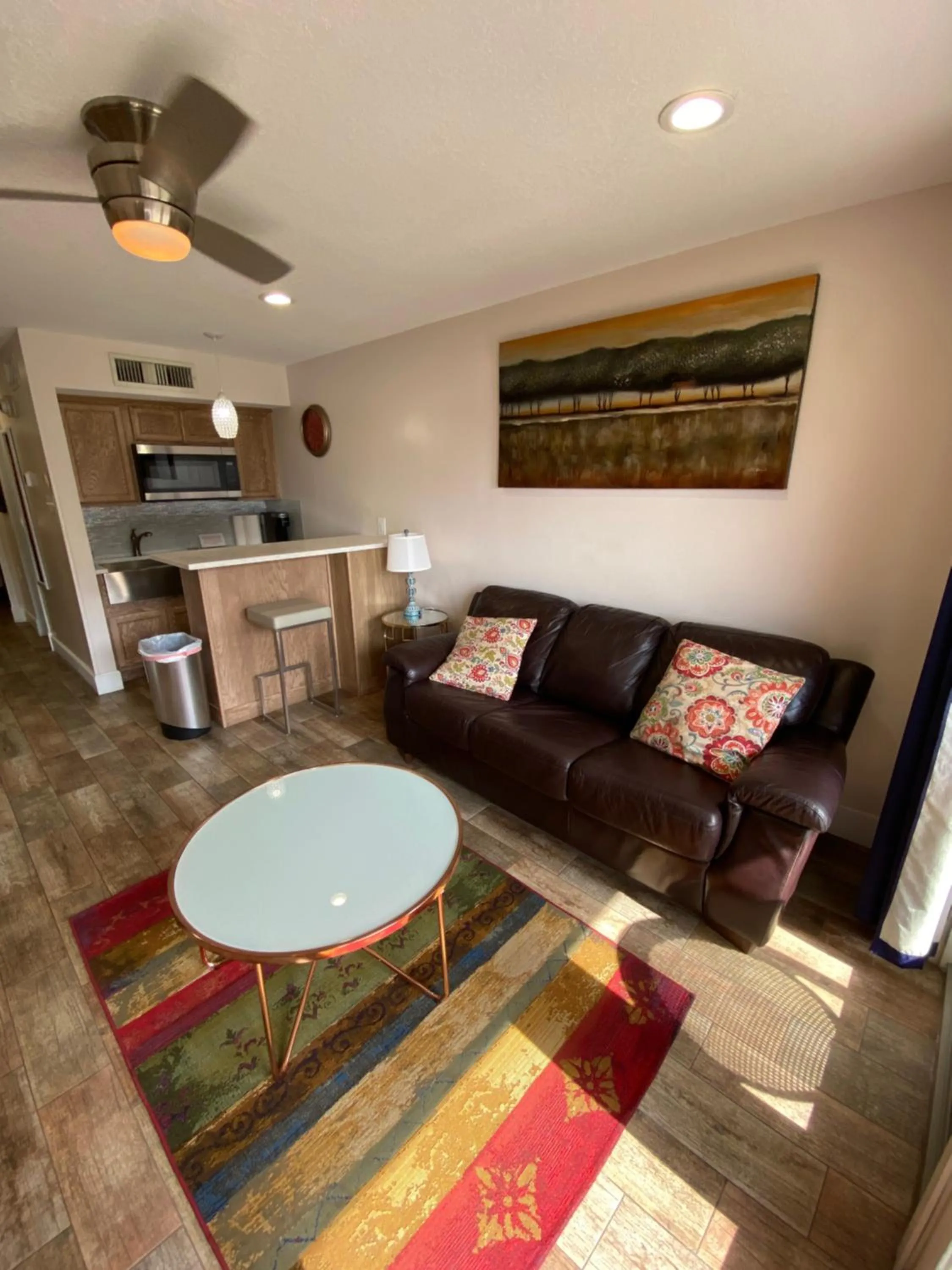 Kitchen or kitchenette in The Victorian Condo/Hotel