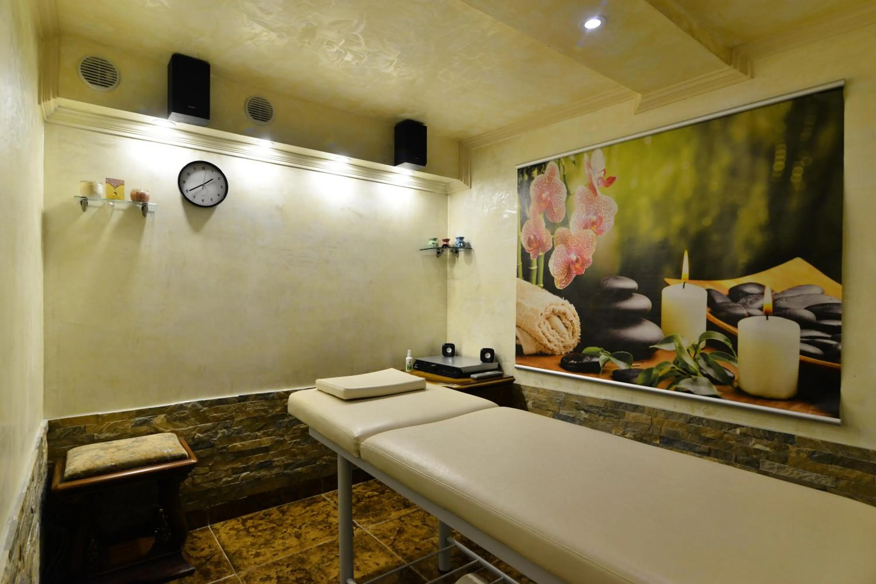 Massage in Premier Prezident Garni Hotel and Spa
