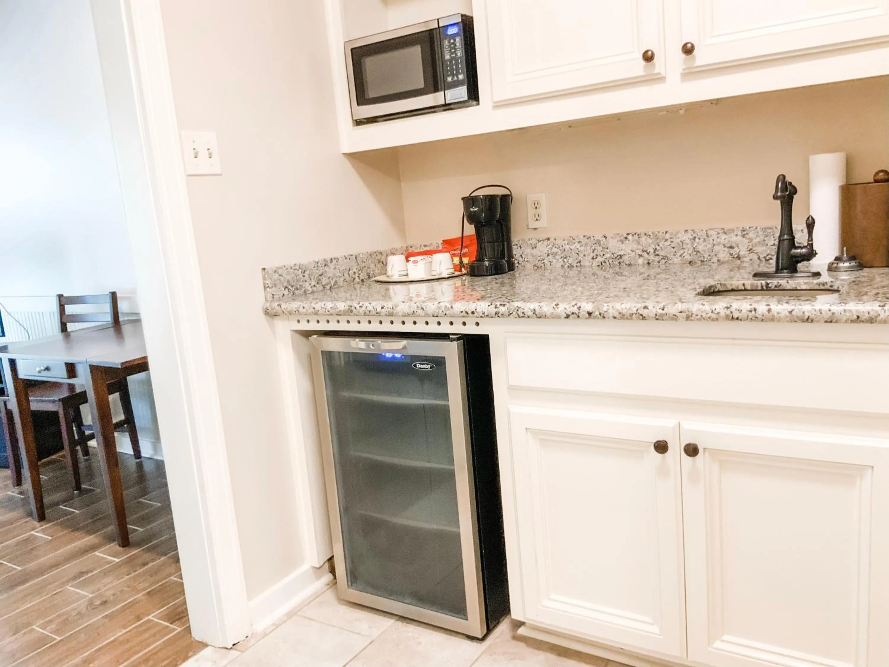 Kitchen or kitchenette in The Lodge at The Bluffs