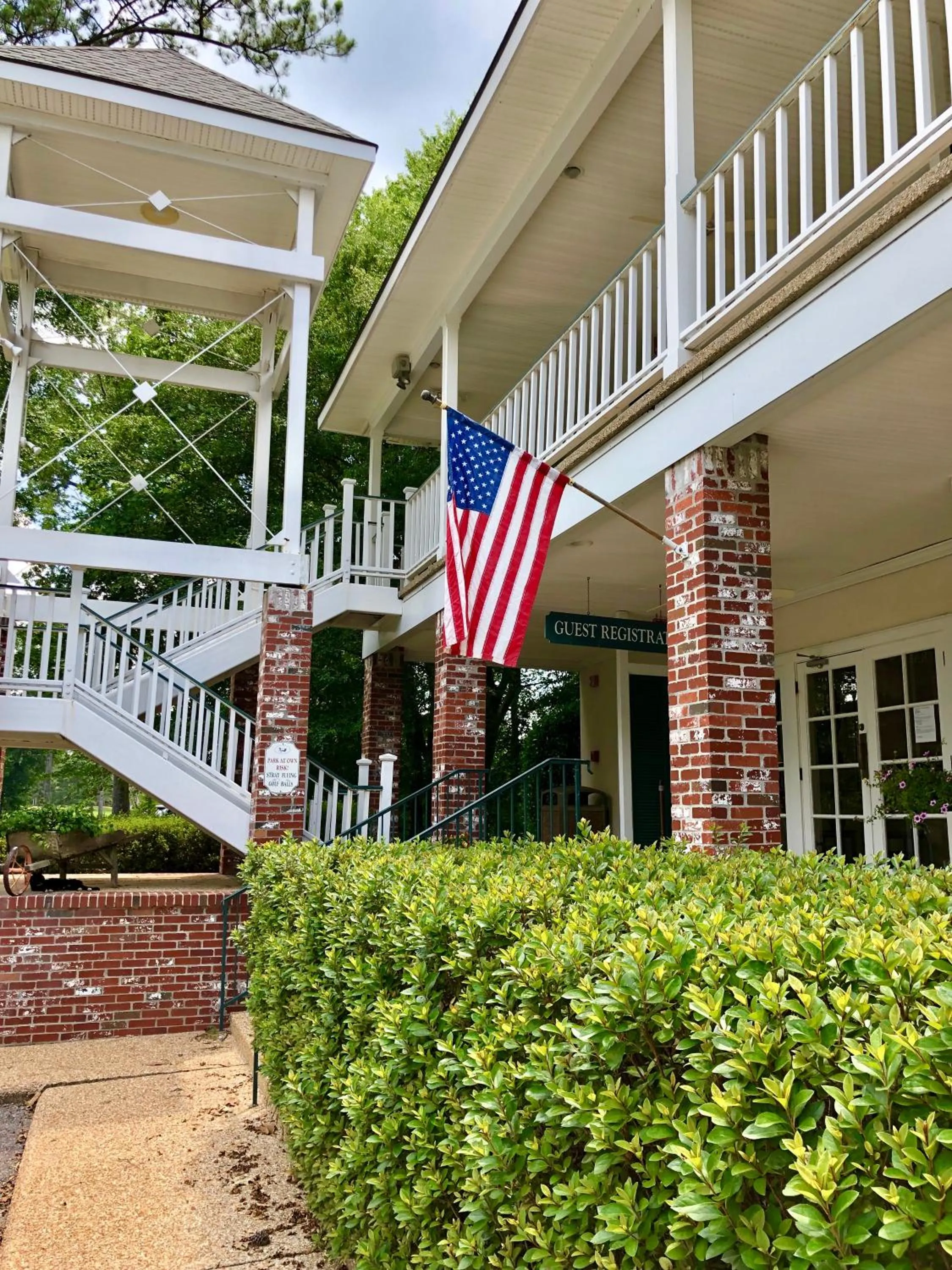 Facade/entrance in The Lodge at The Bluffs