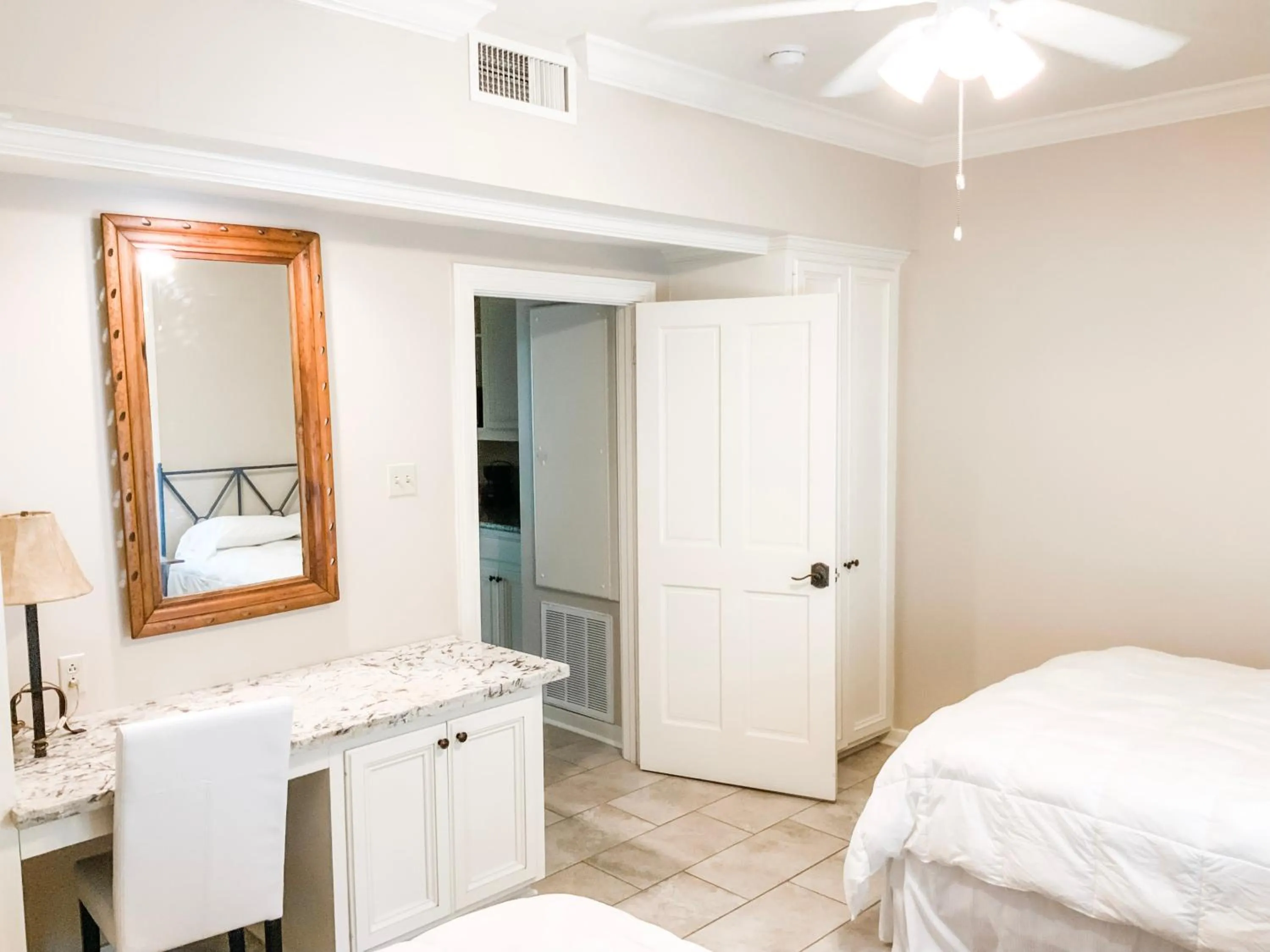 Bedroom, Bed in The Lodge at The Bluffs