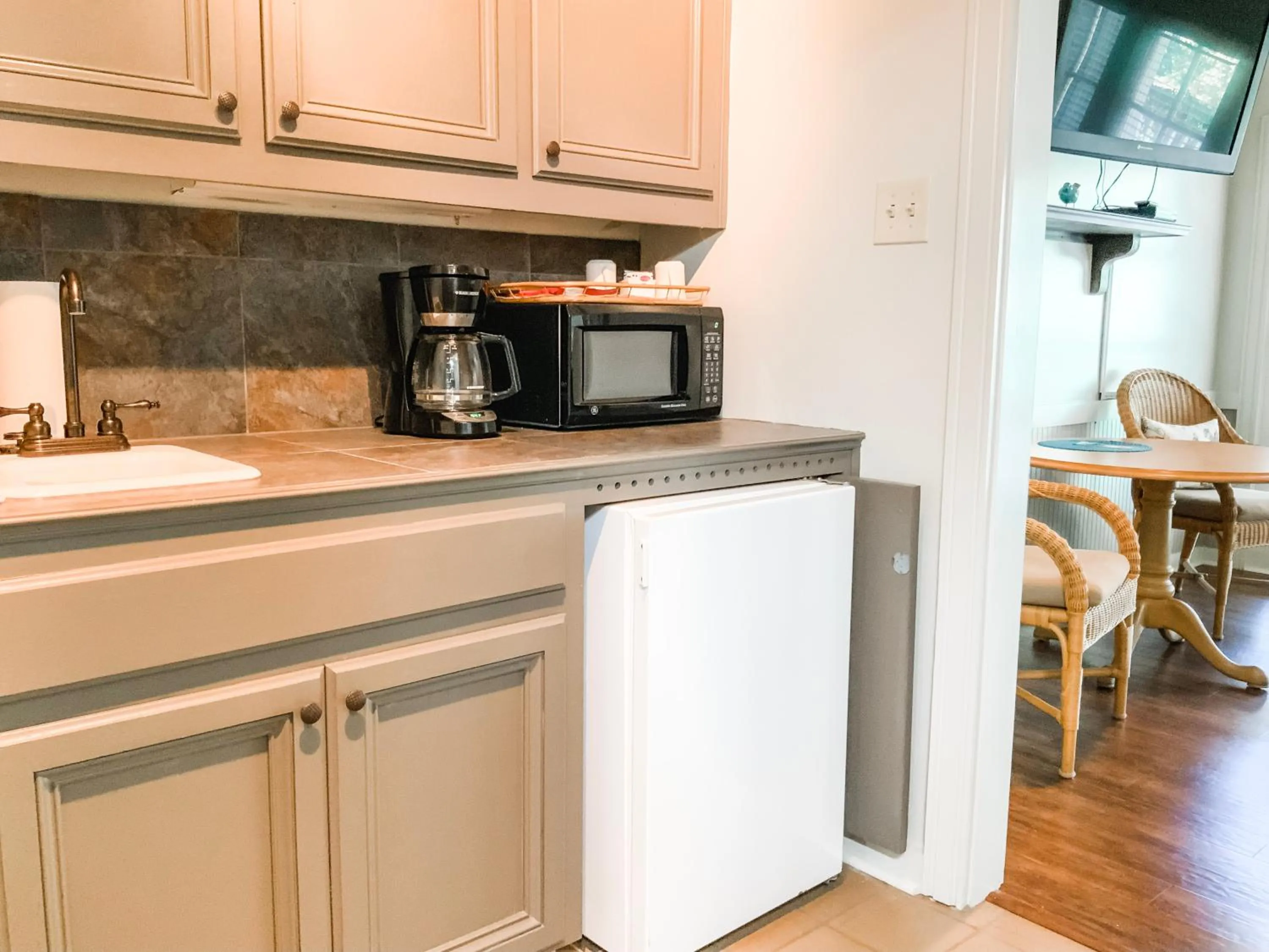 Kitchen or kitchenette in The Lodge at The Bluffs