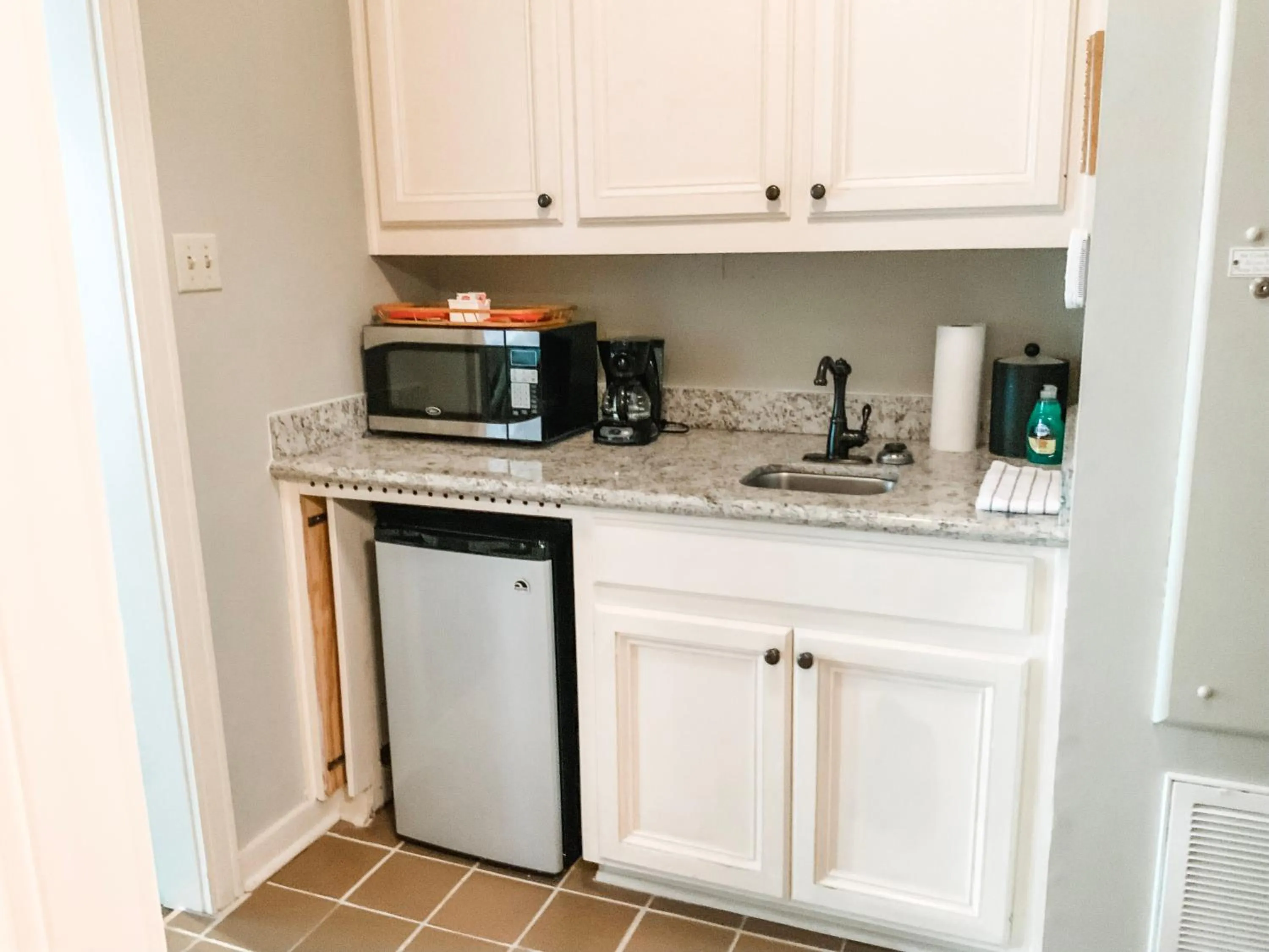 Kitchen or kitchenette in The Lodge at The Bluffs