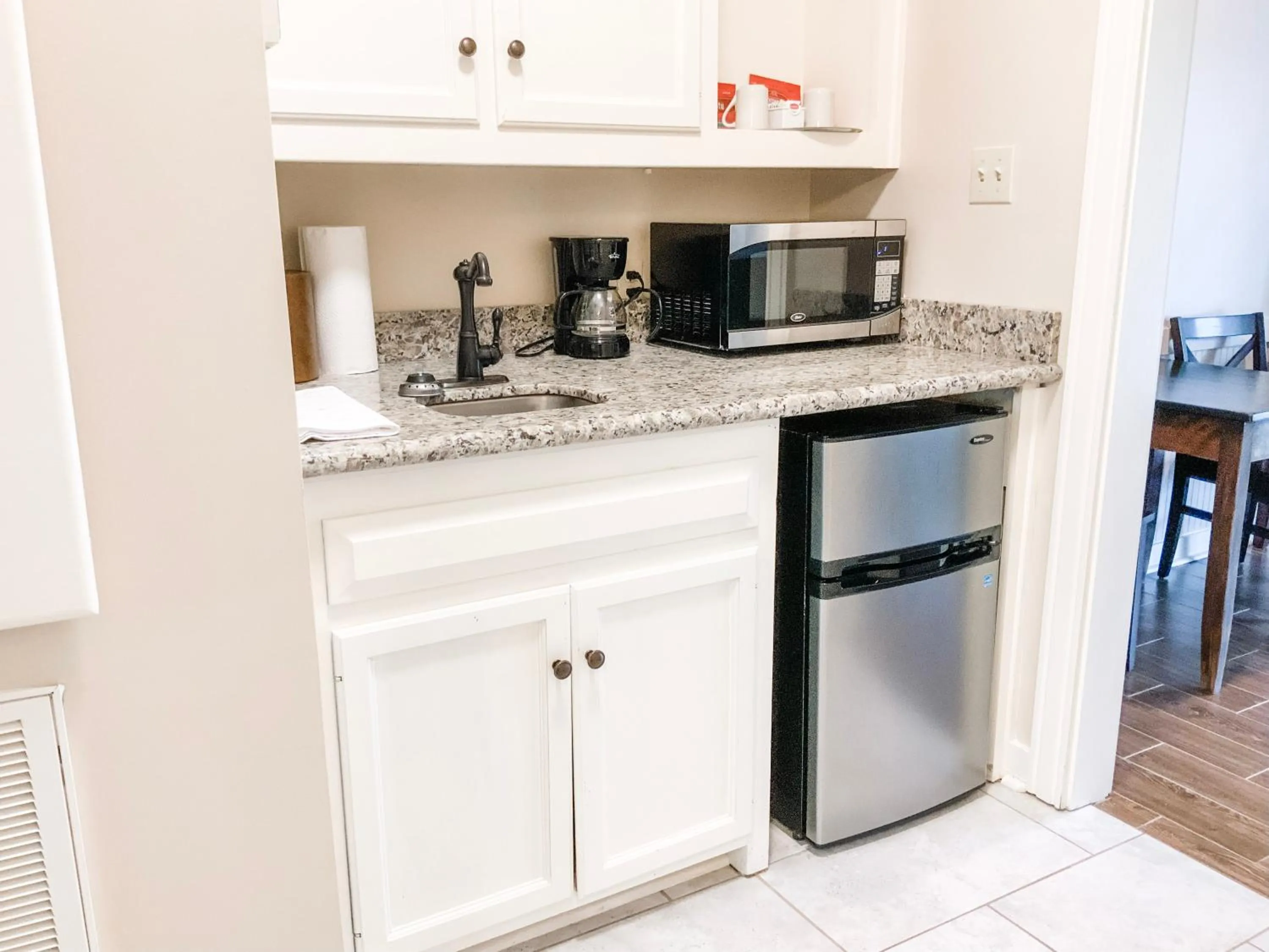 Kitchen or kitchenette in The Lodge at The Bluffs