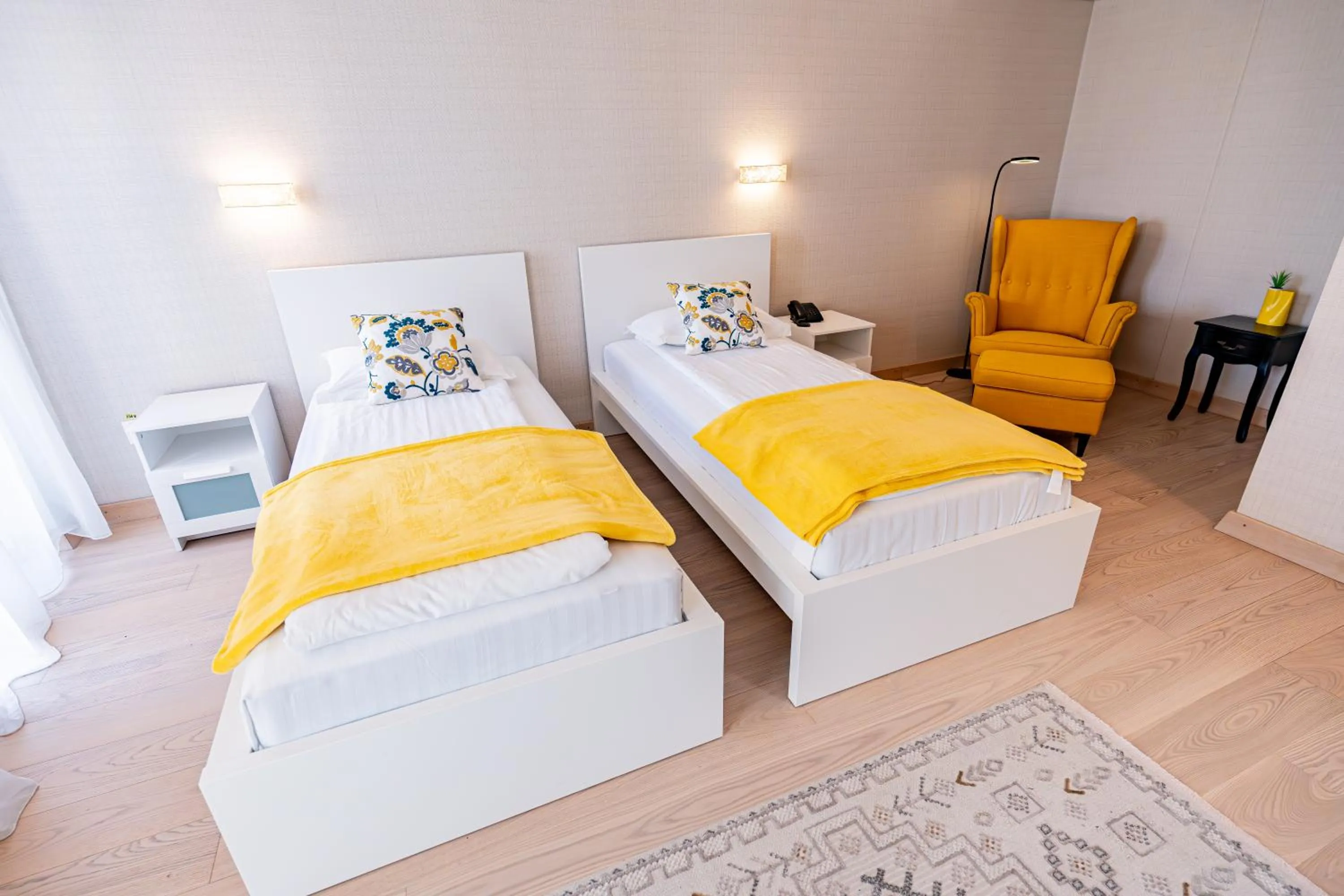 Photo of the whole room, Bed in Hotel Senator