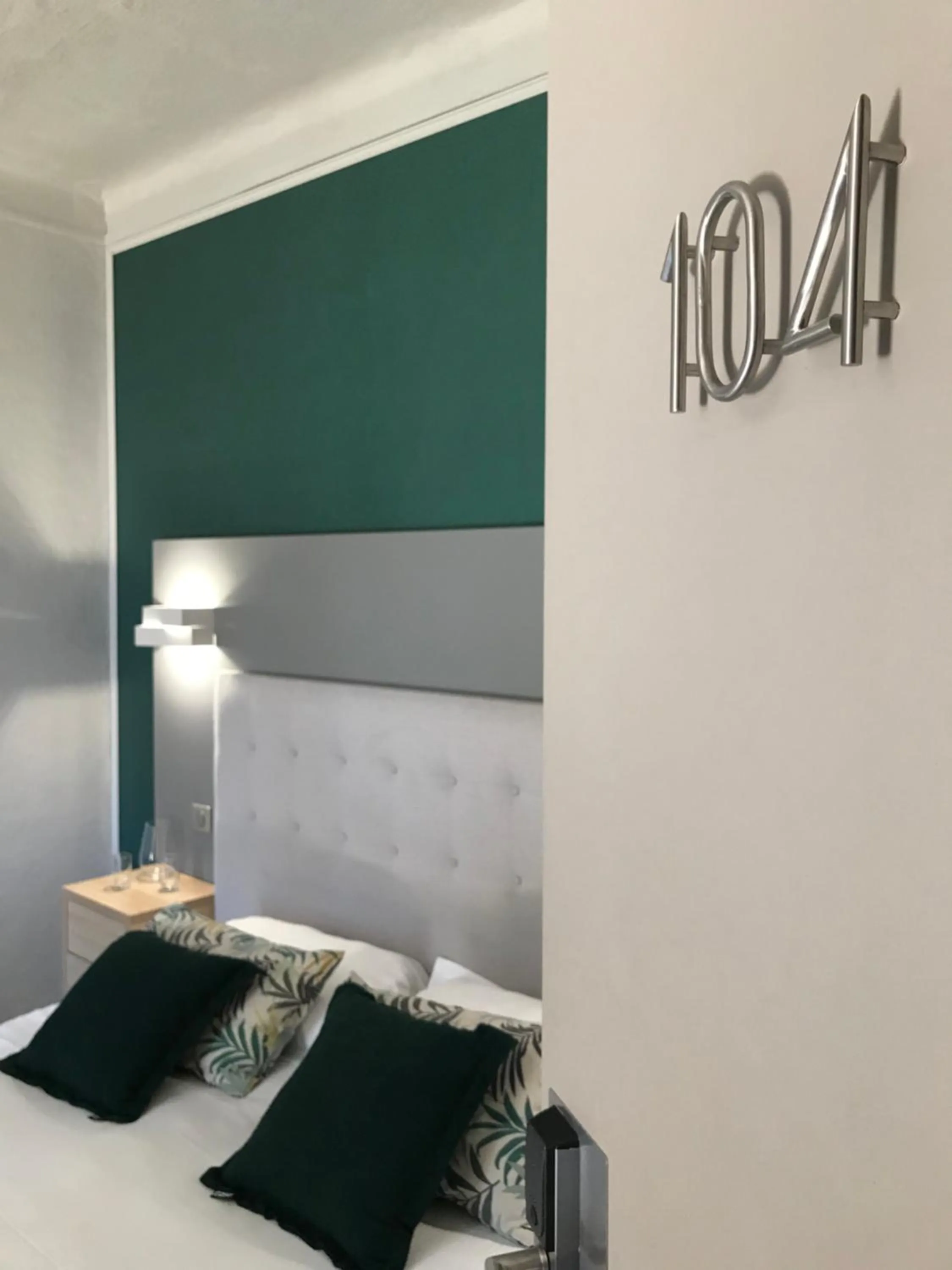 Bedroom, Bed in Hotel La Calanque