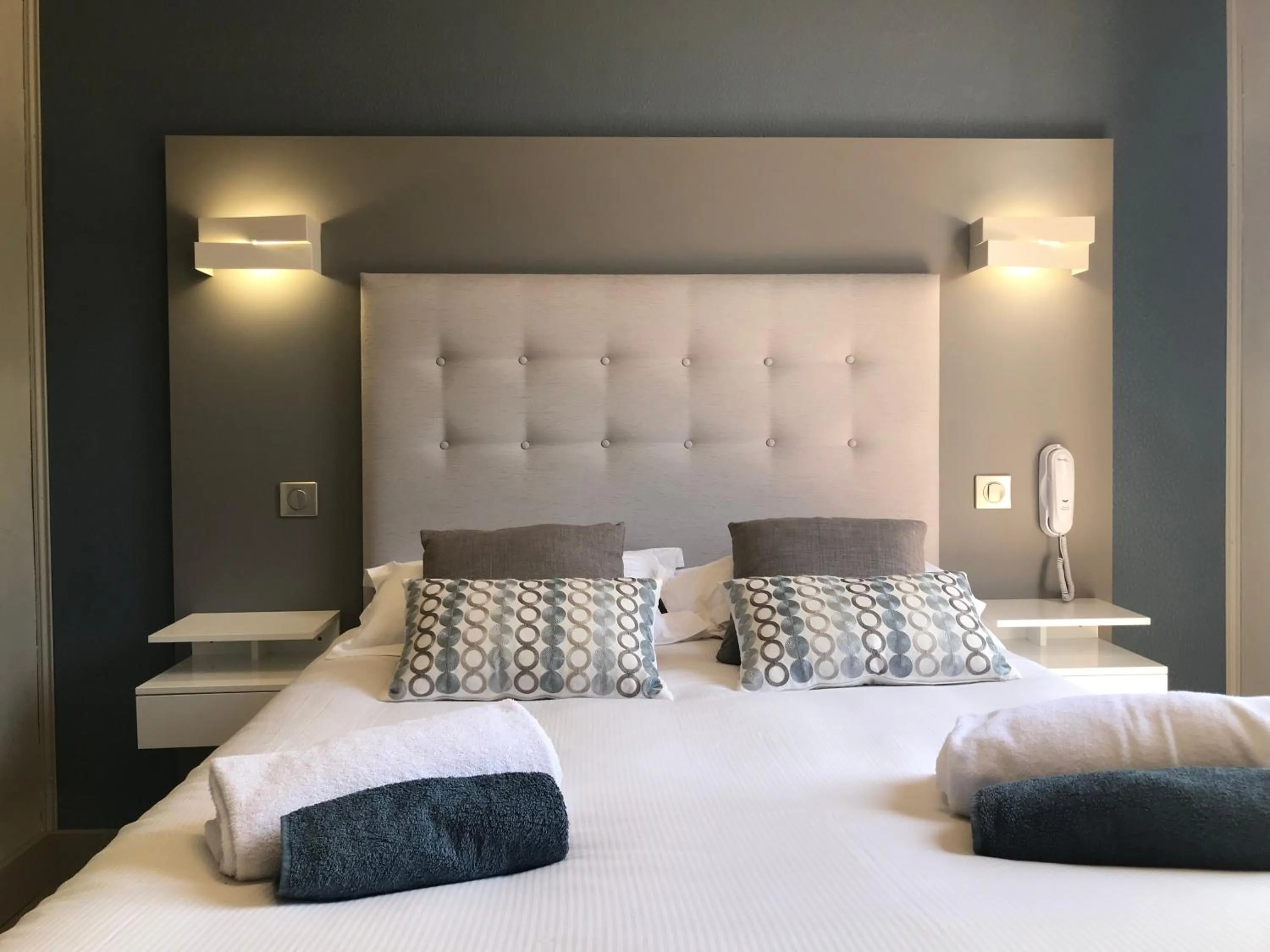 Bedroom, Bed in Hotel La Calanque