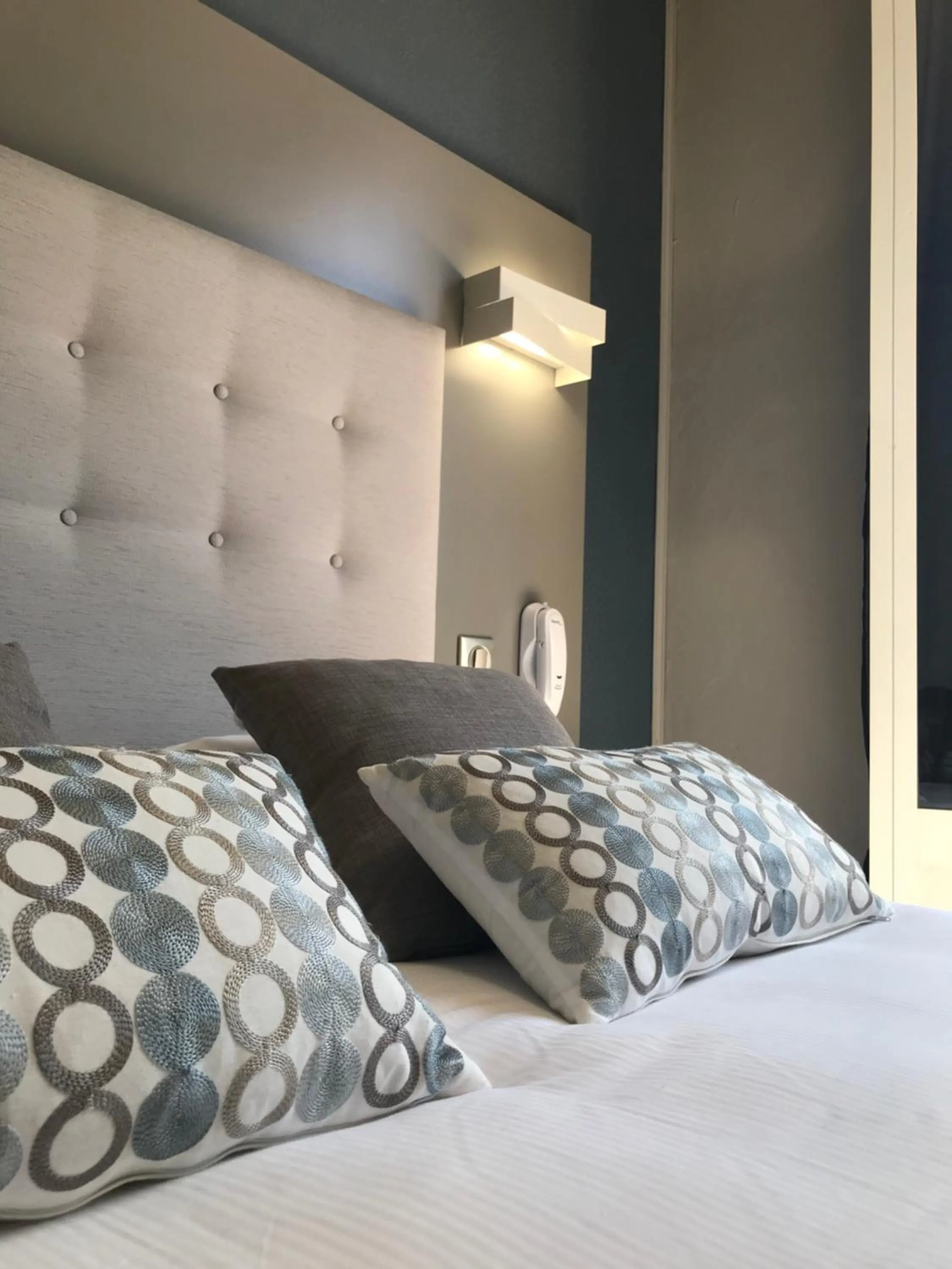 Bed in Hotel La Calanque