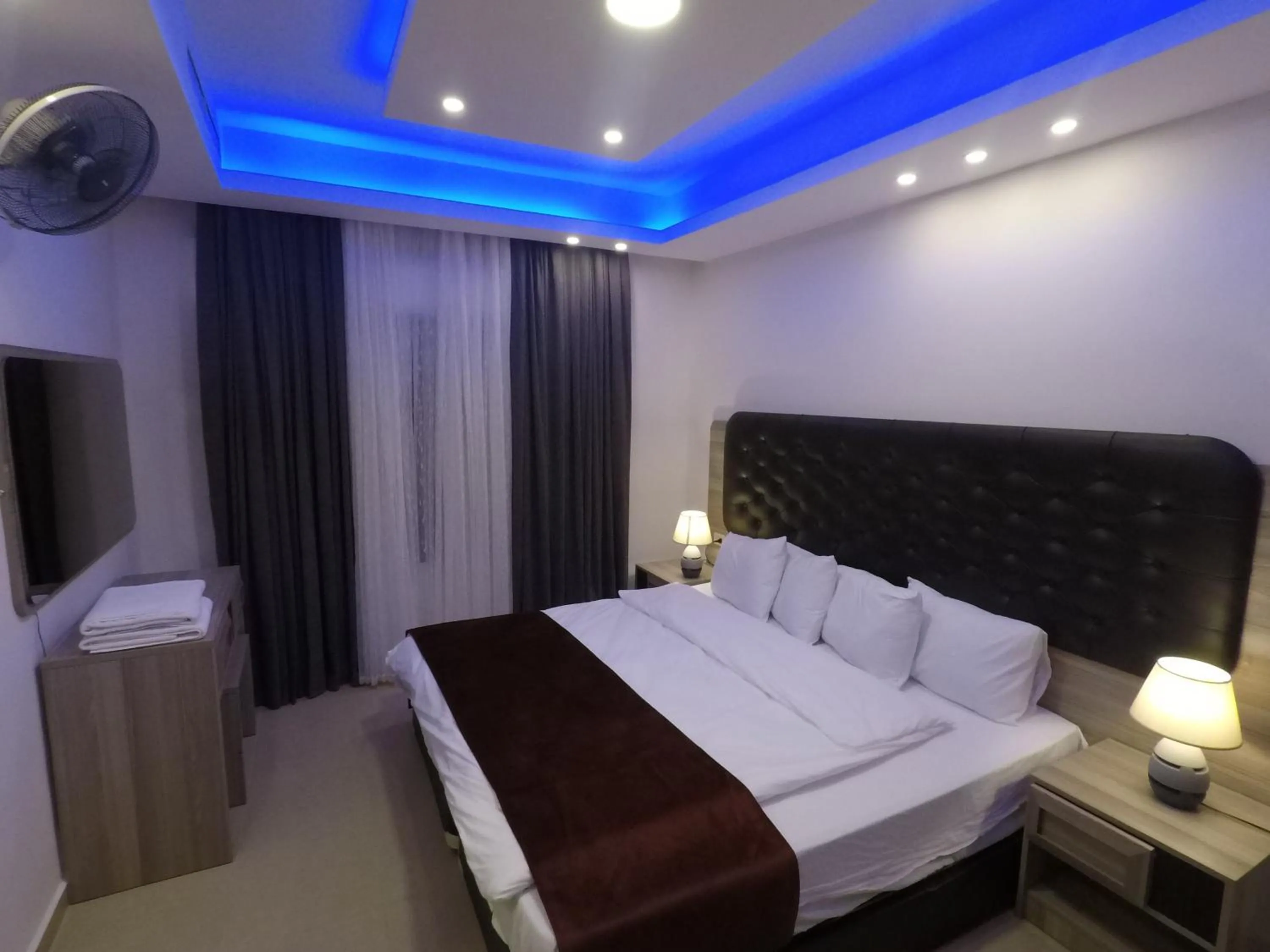Bed in Virginia Hotel