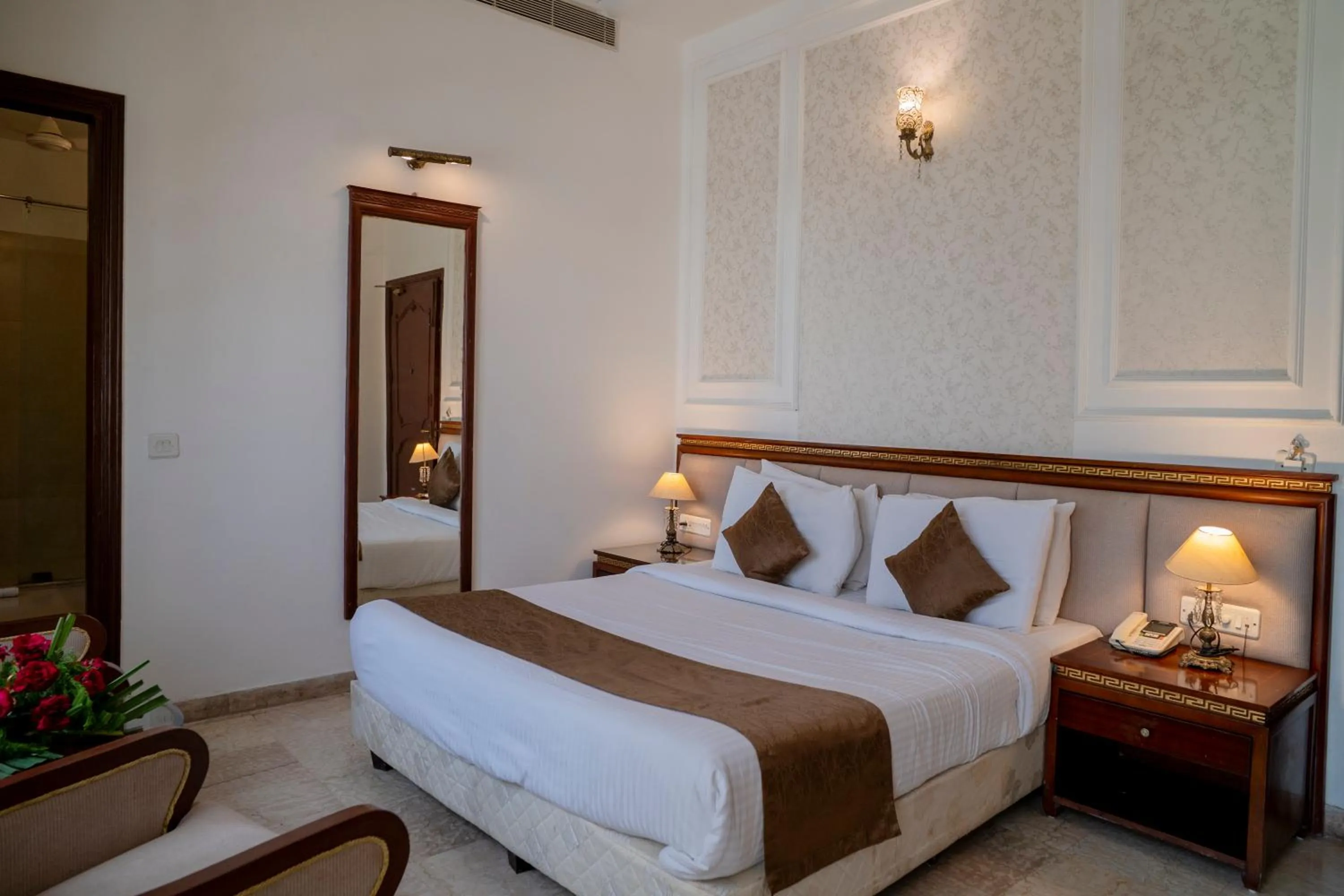 Bed in Hotel Merwara Estate- A Luxury Heritage Resort