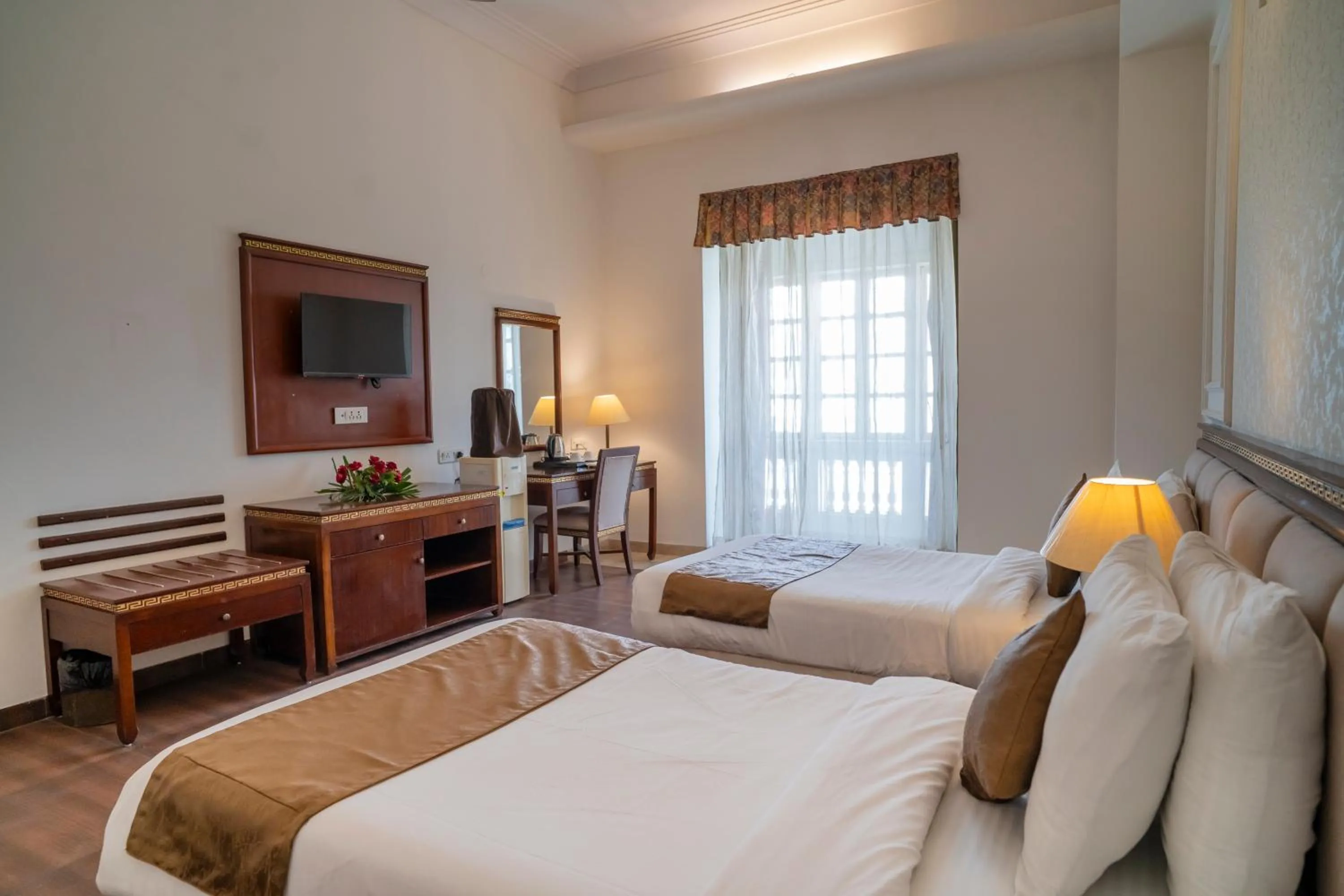 TV and multimedia, Bed in Hotel Merwara Estate- A Luxury Heritage Resort