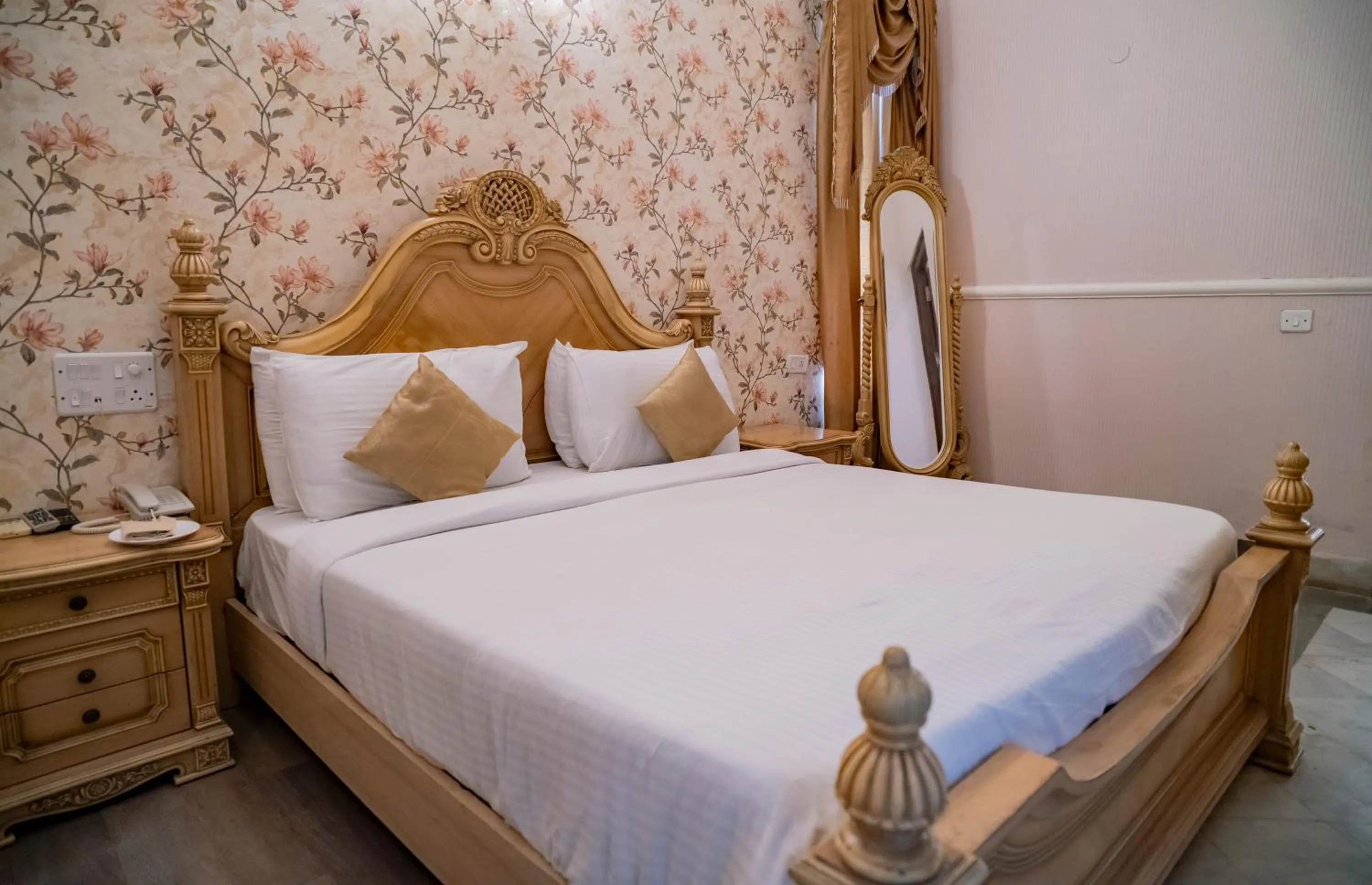 Bed in Hotel Merwara Estate- A Luxury Heritage Resort
