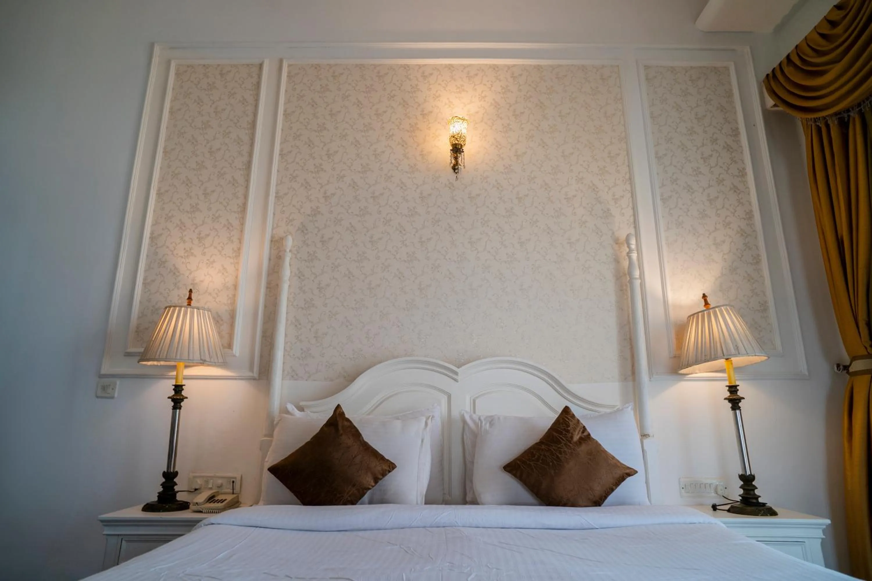 Bed in Hotel Merwara Estate- A Luxury Heritage Resort