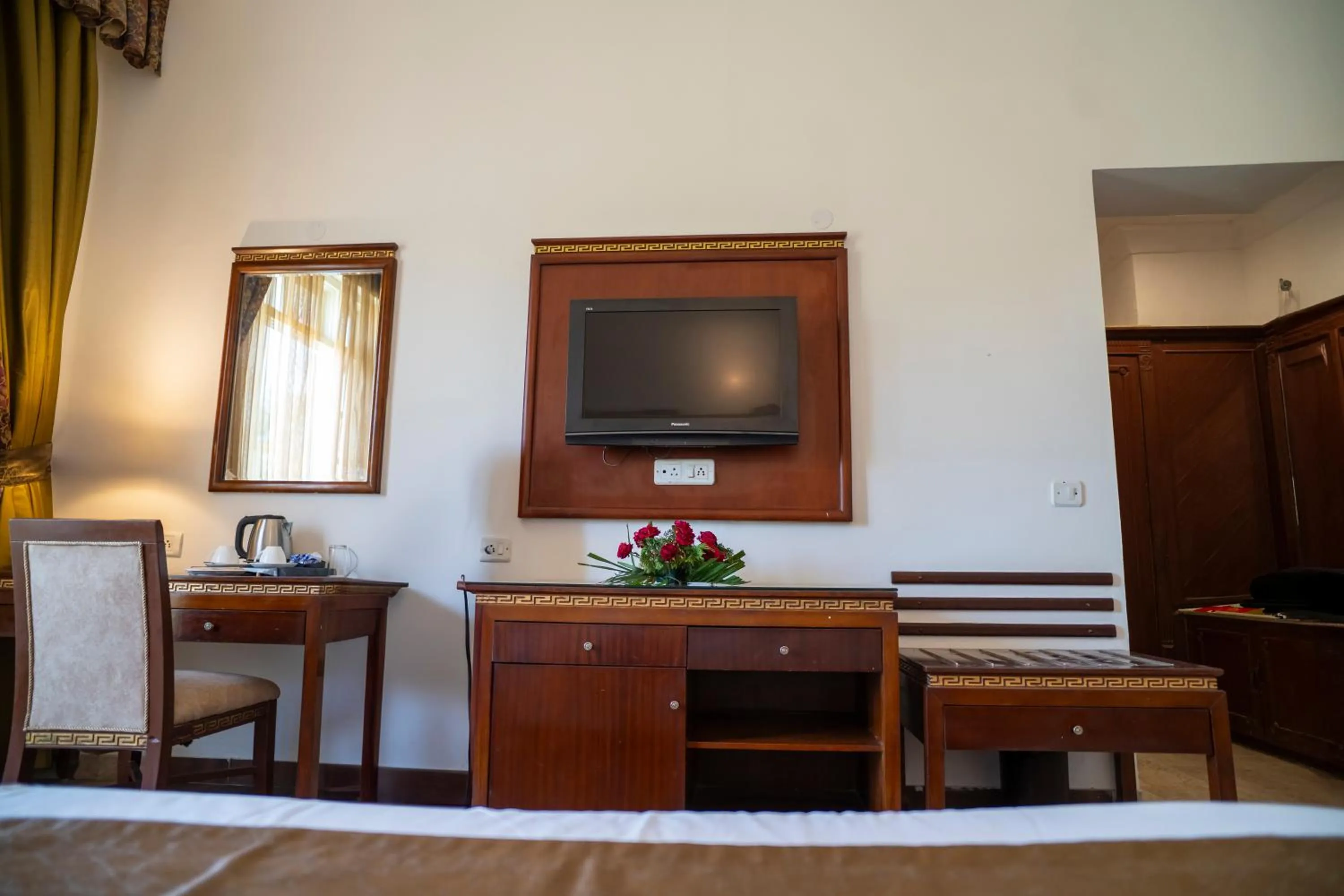 TV and multimedia in Hotel Merwara Estate- A Luxury Heritage Resort