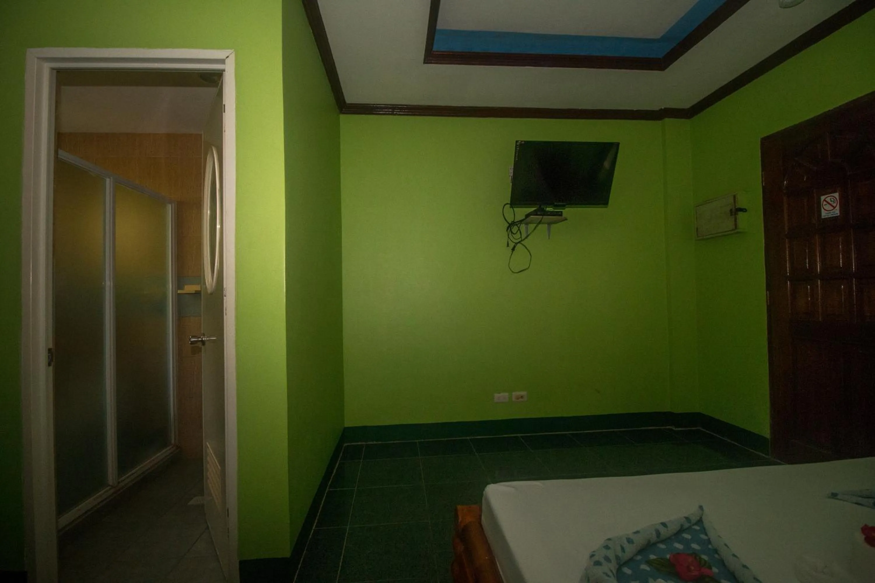 Photo of the whole room, Bed in Moonlight Resort