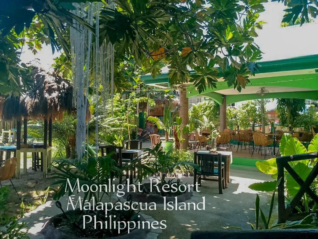 Restaurant/places to eat in Moonlight Resort