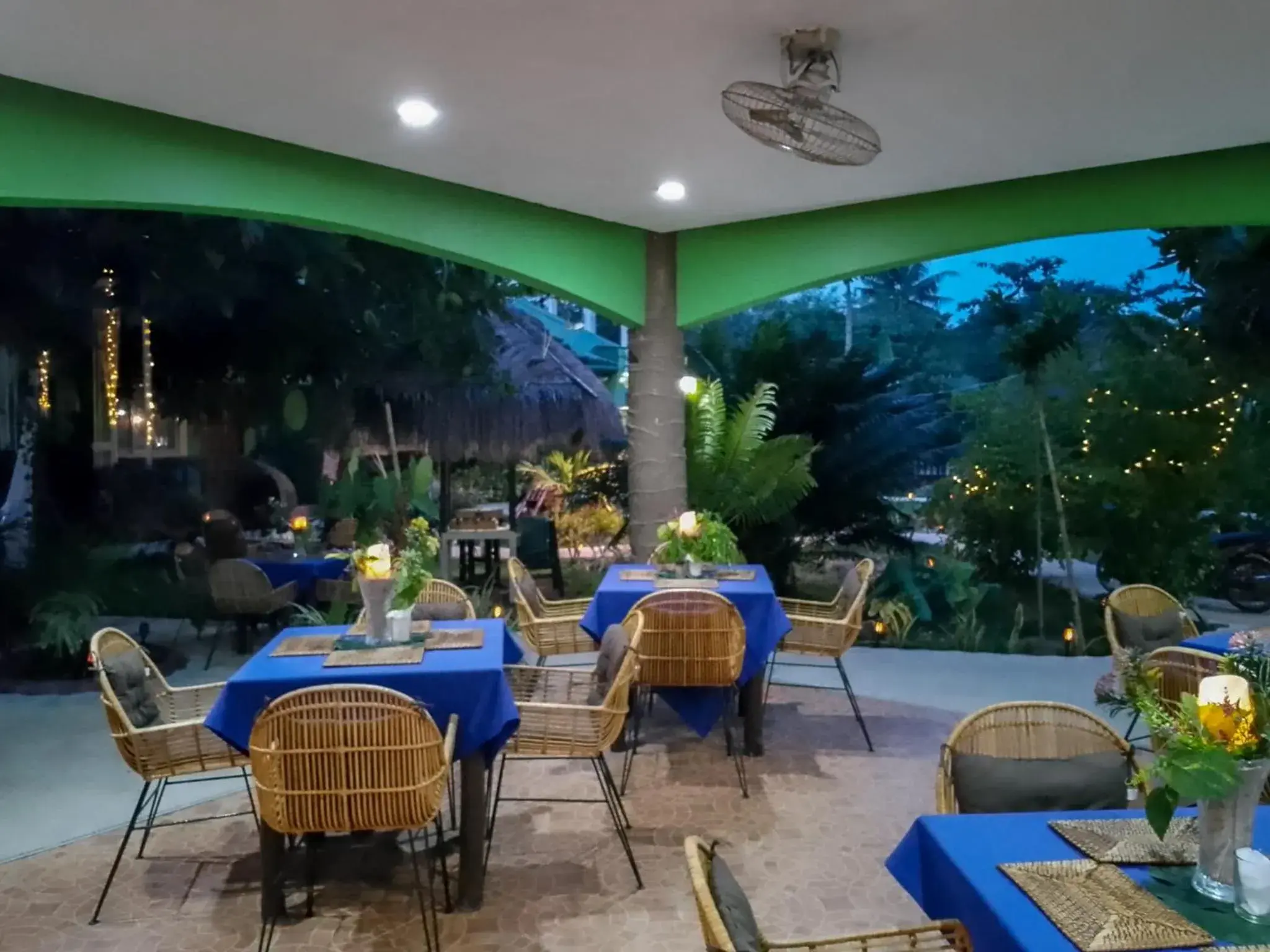 Restaurant/places to eat in Moonlight Resort Restaurant/places to eat in Moonlight Resort