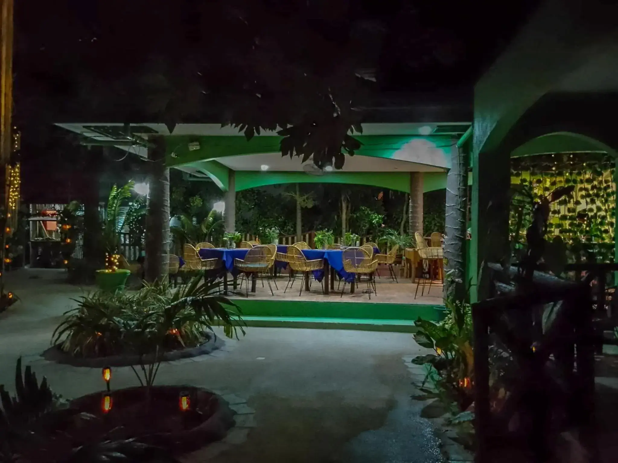 Restaurant/places to eat in Moonlight Resort Restaurant/places to eat in Moonlight Resort