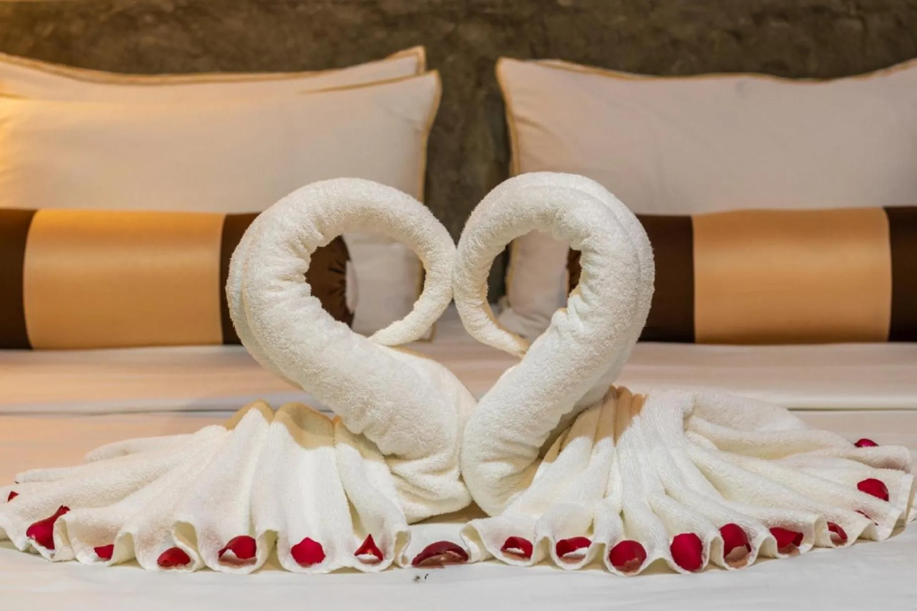 Bed in Kandy Victoria Eco Resort