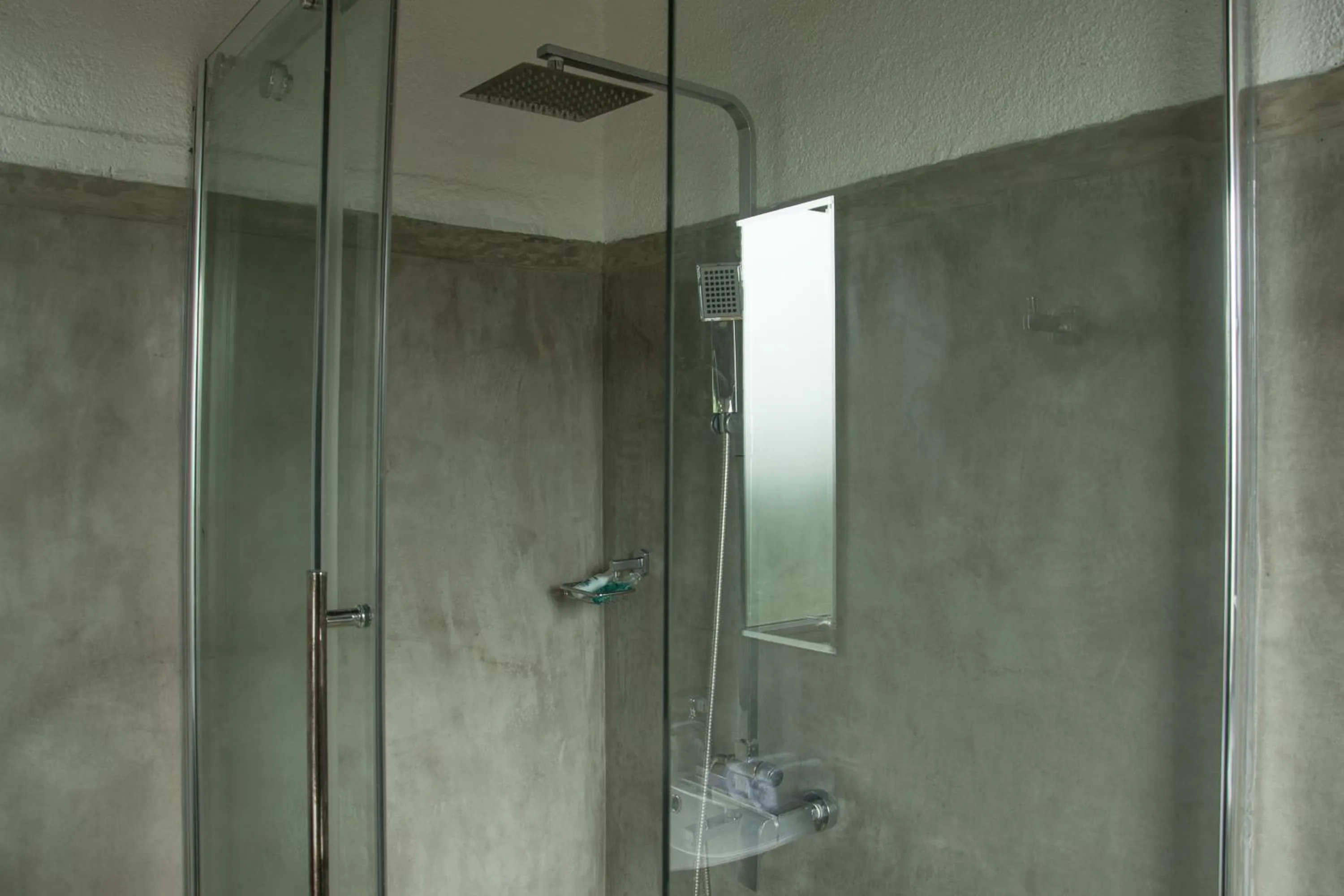 Shower in Kandy Victoria Eco Resort