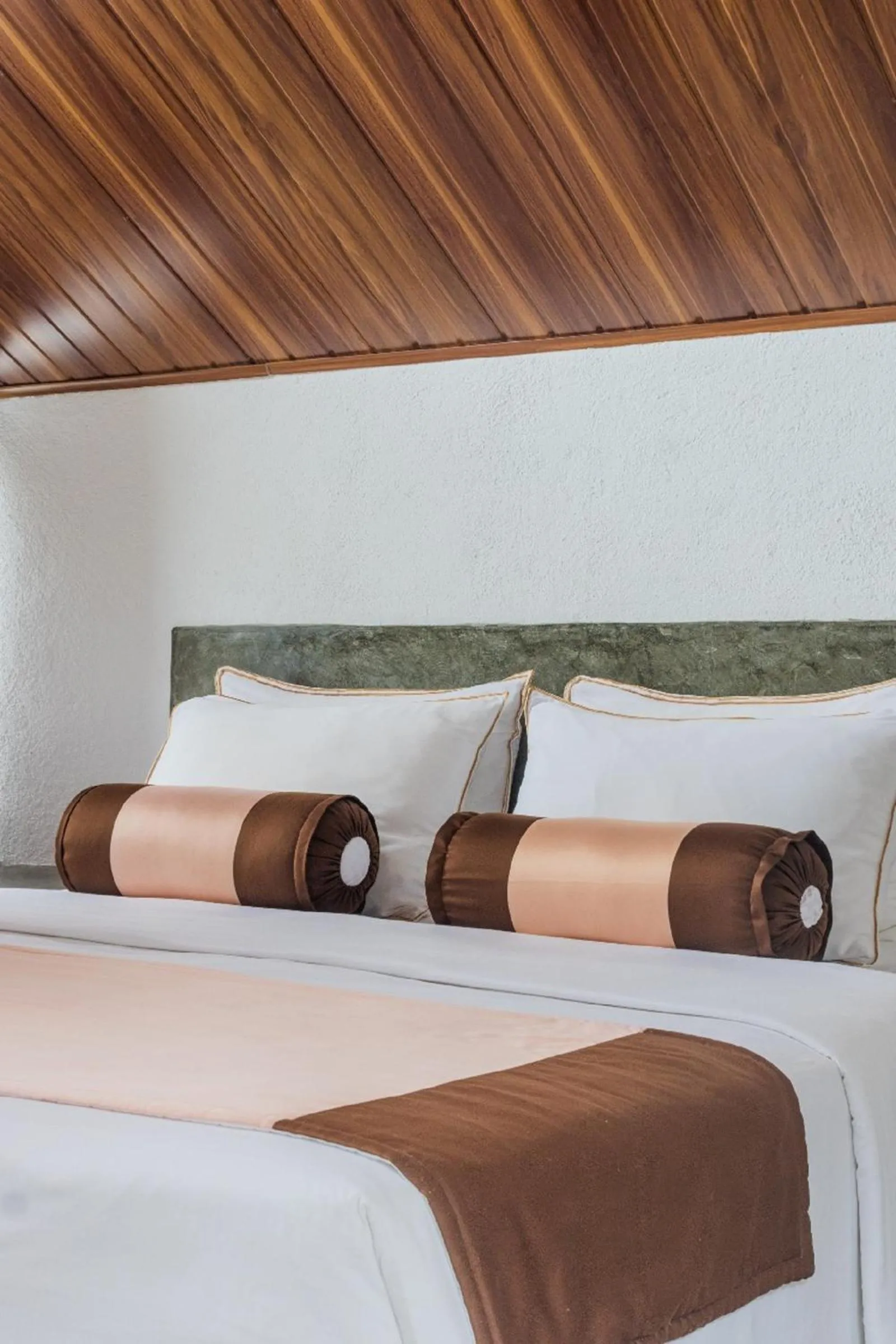 Bed in Kandy Victoria Eco Resort