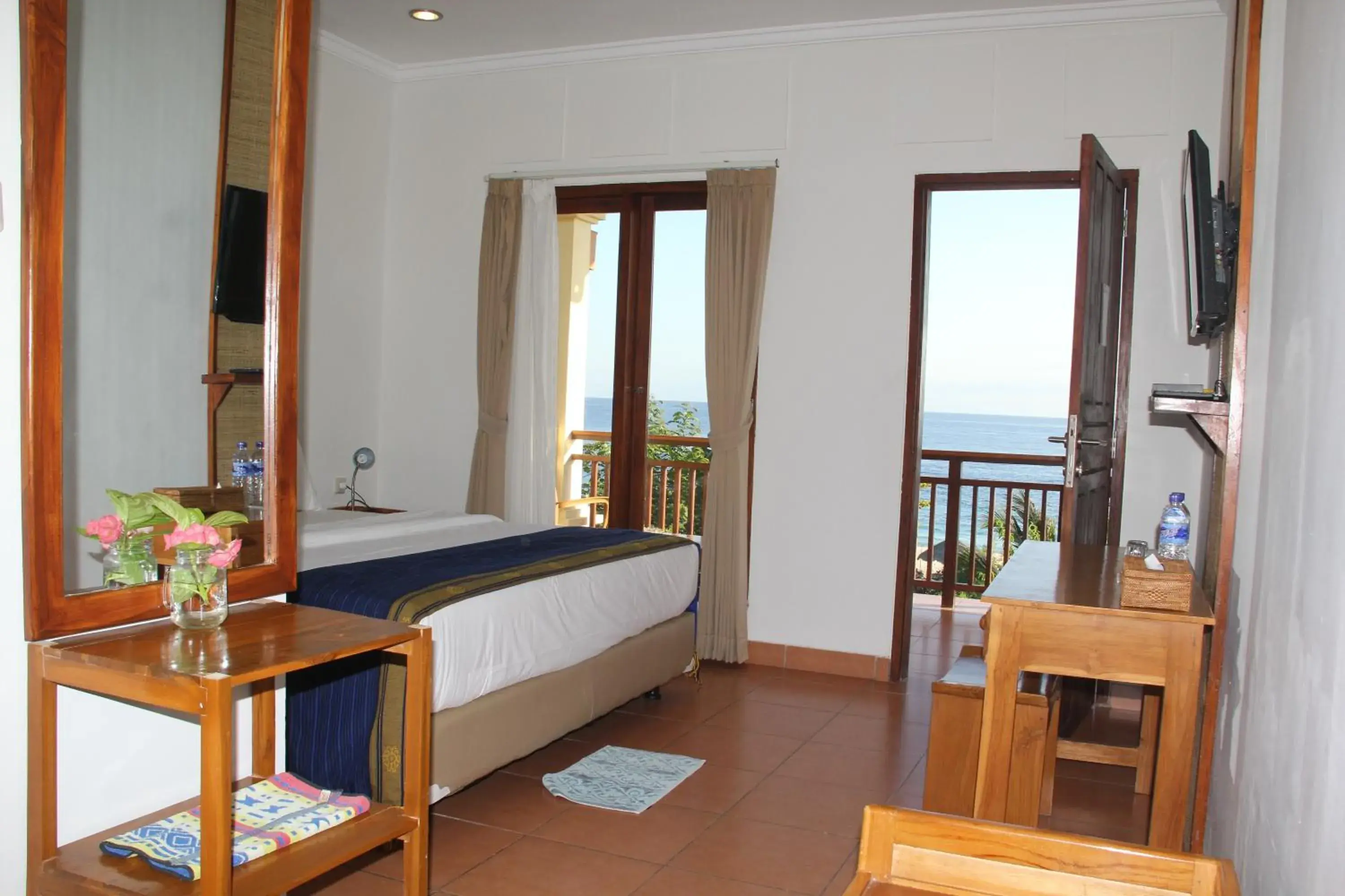 Superior Double or Twin Room with Sea View in Mario Hotel and Cafe Superior Double or Twin Room with Sea View in Mario Hotel and Cafe