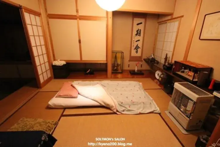 Economy Twin Room - single occupancy in Guest House Chara Economy Twin Room - single occupancy in Guest House Chara