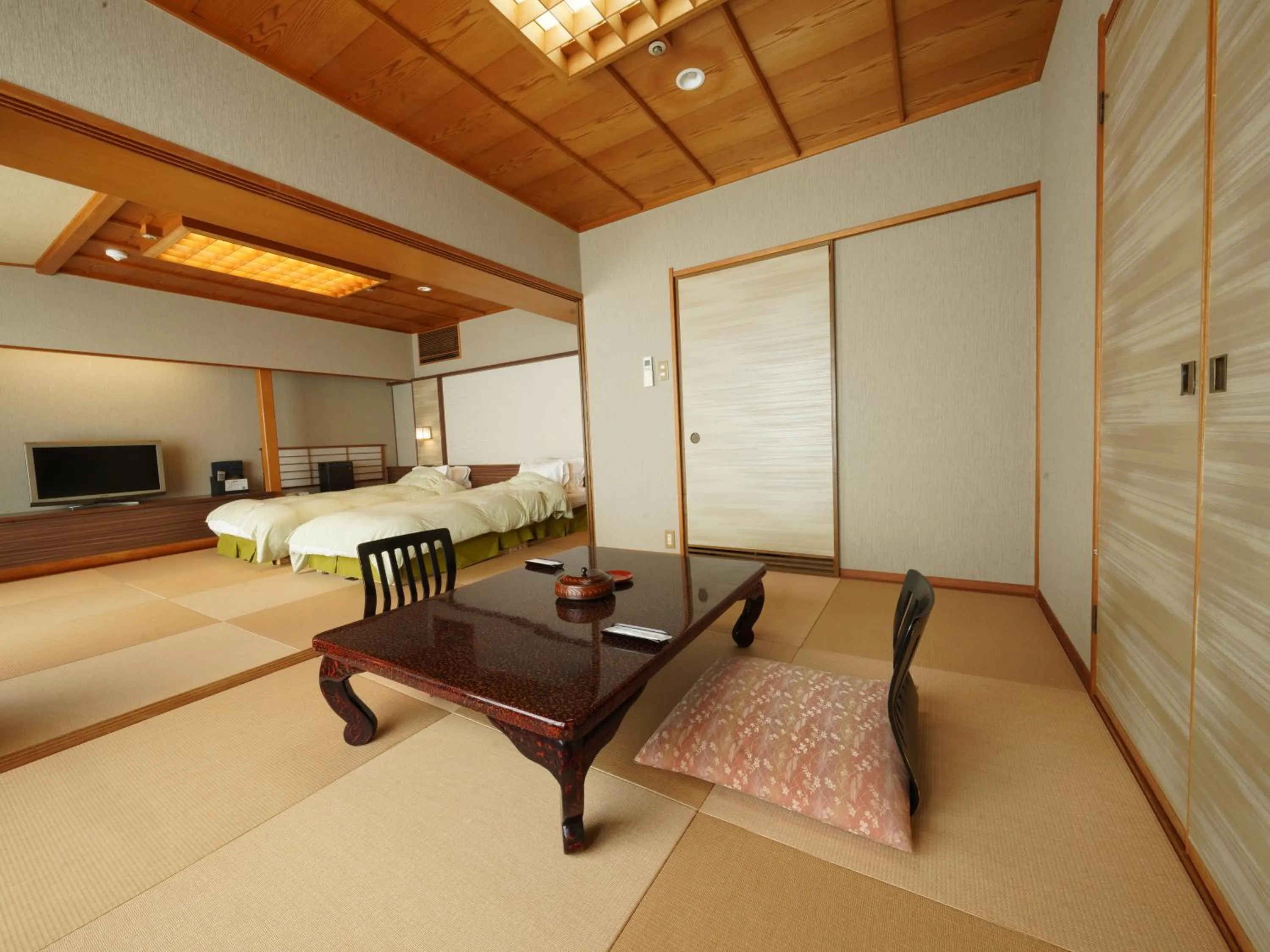 Photo of the whole room in Musashi